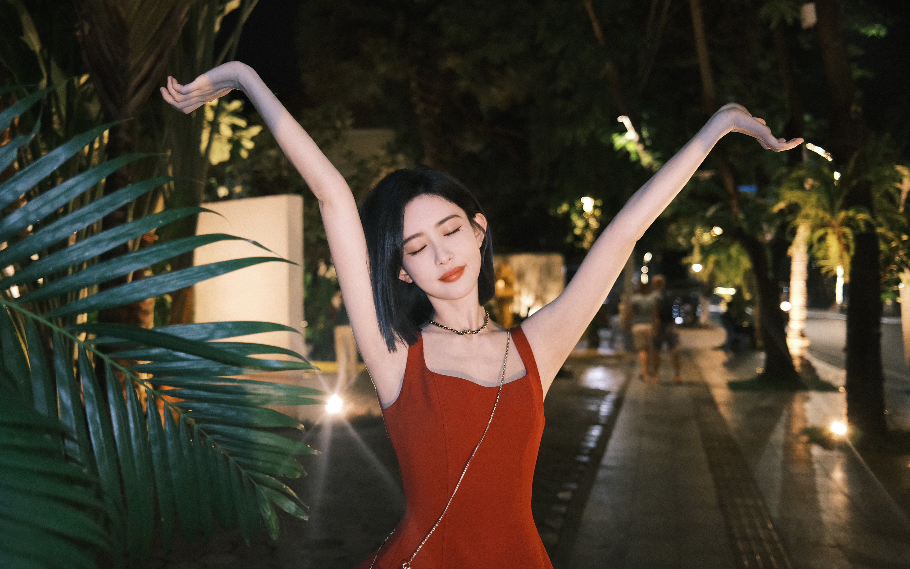热门红色裙子 美女 孟子义 闭眼 唯美 高清壁纸 3840×2400