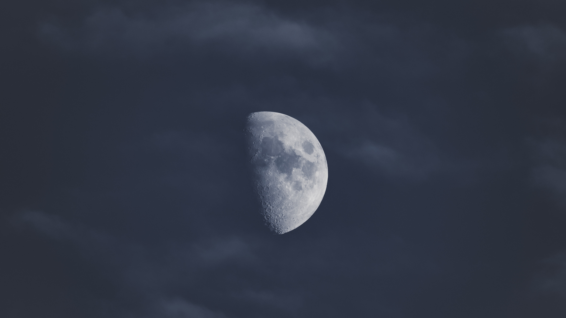 超清月亮 天空 极简主义 云彩 蓝色 电脑 壁纸 6240×4160