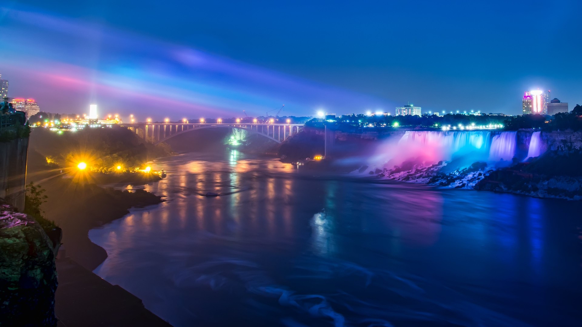 瀑布 河流 灯光 风景 发光 夜晚 桥梁 霓虹灯 蓝色 城市灯光 电脑 4K壁纸 3840×2160