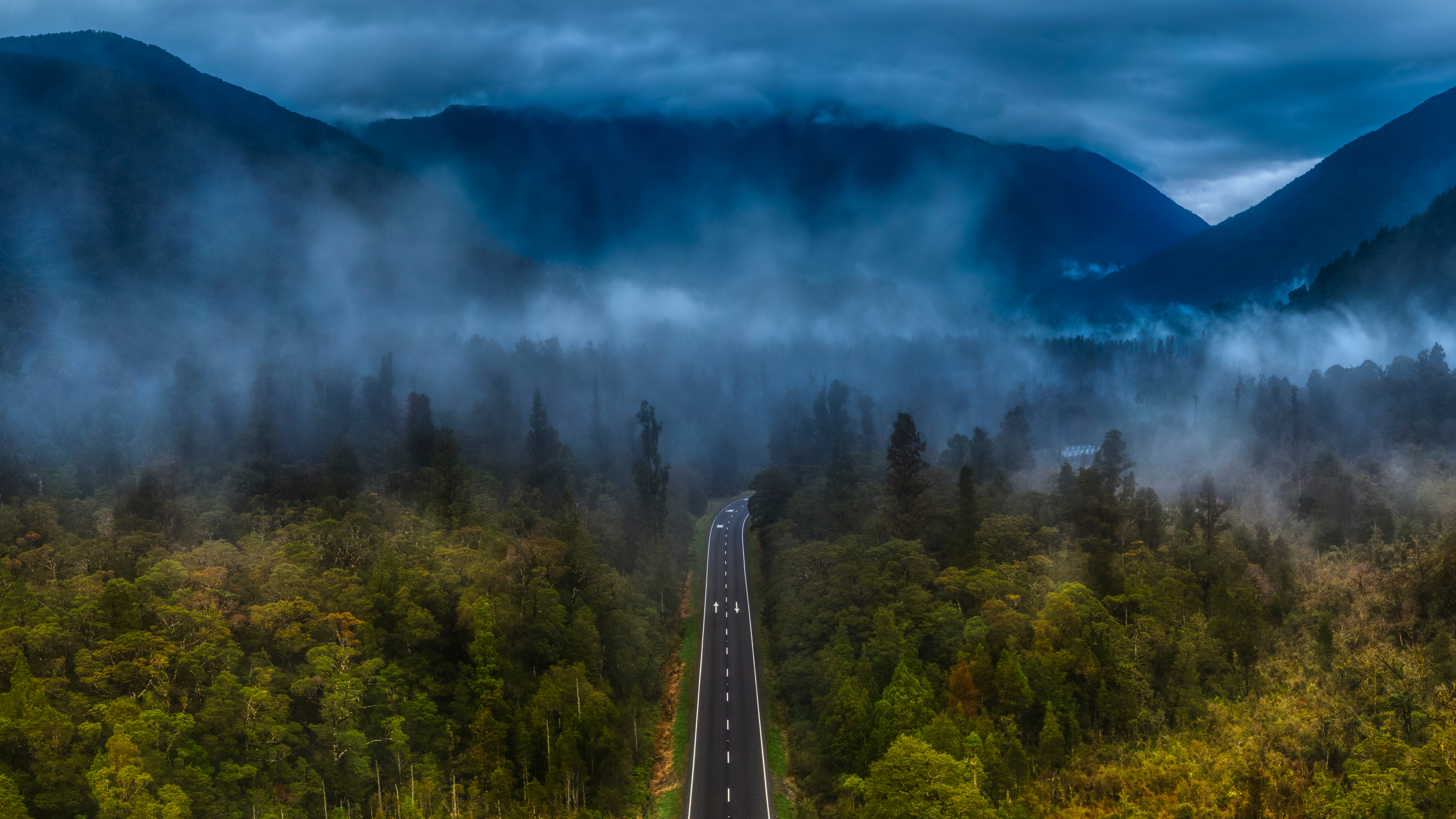 摄影 风景 森林 山脉 薄雾 道路 高清壁纸 7680×4320