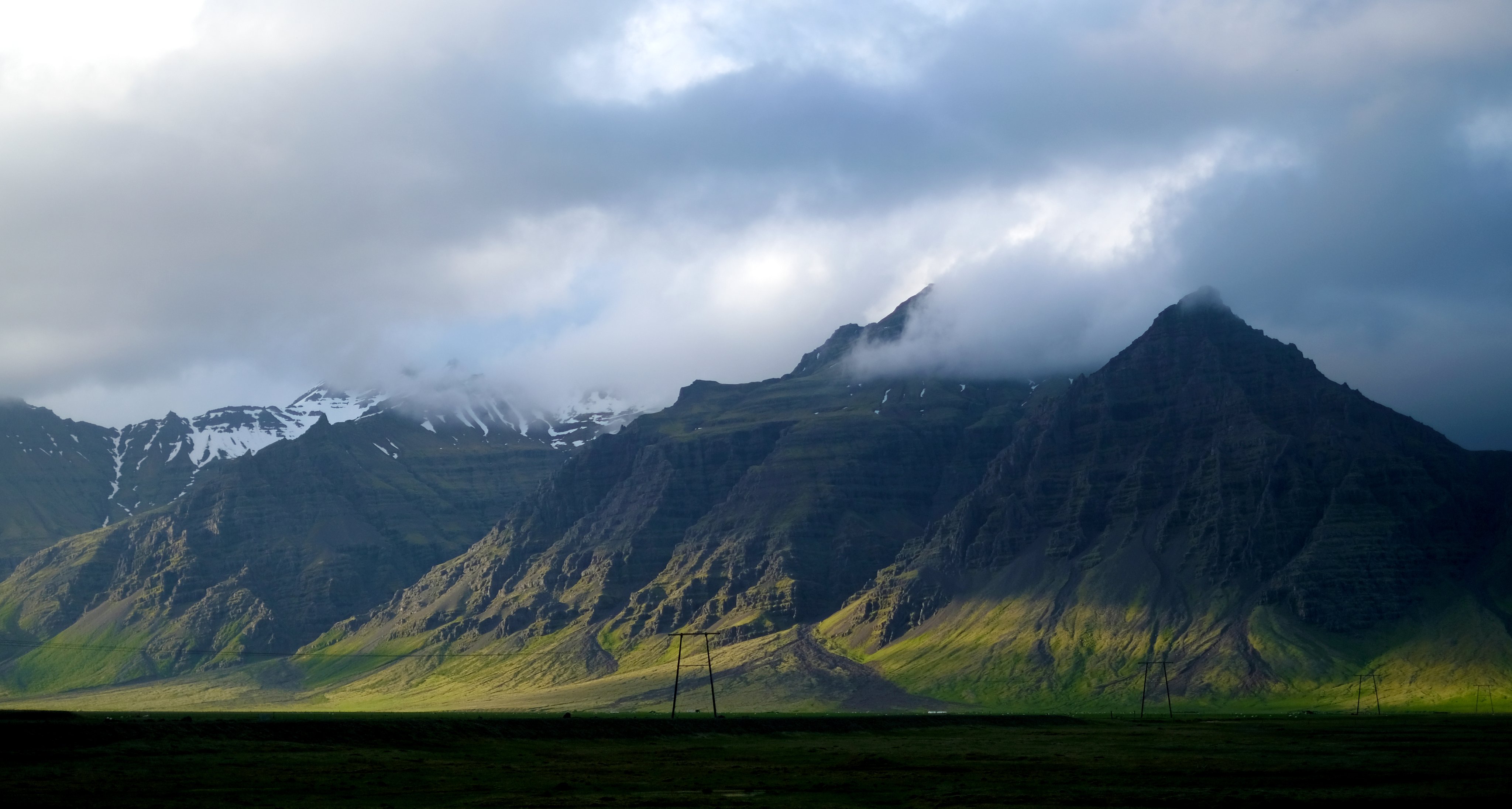 山脉 云 风景 桌面壁纸 4096×2193