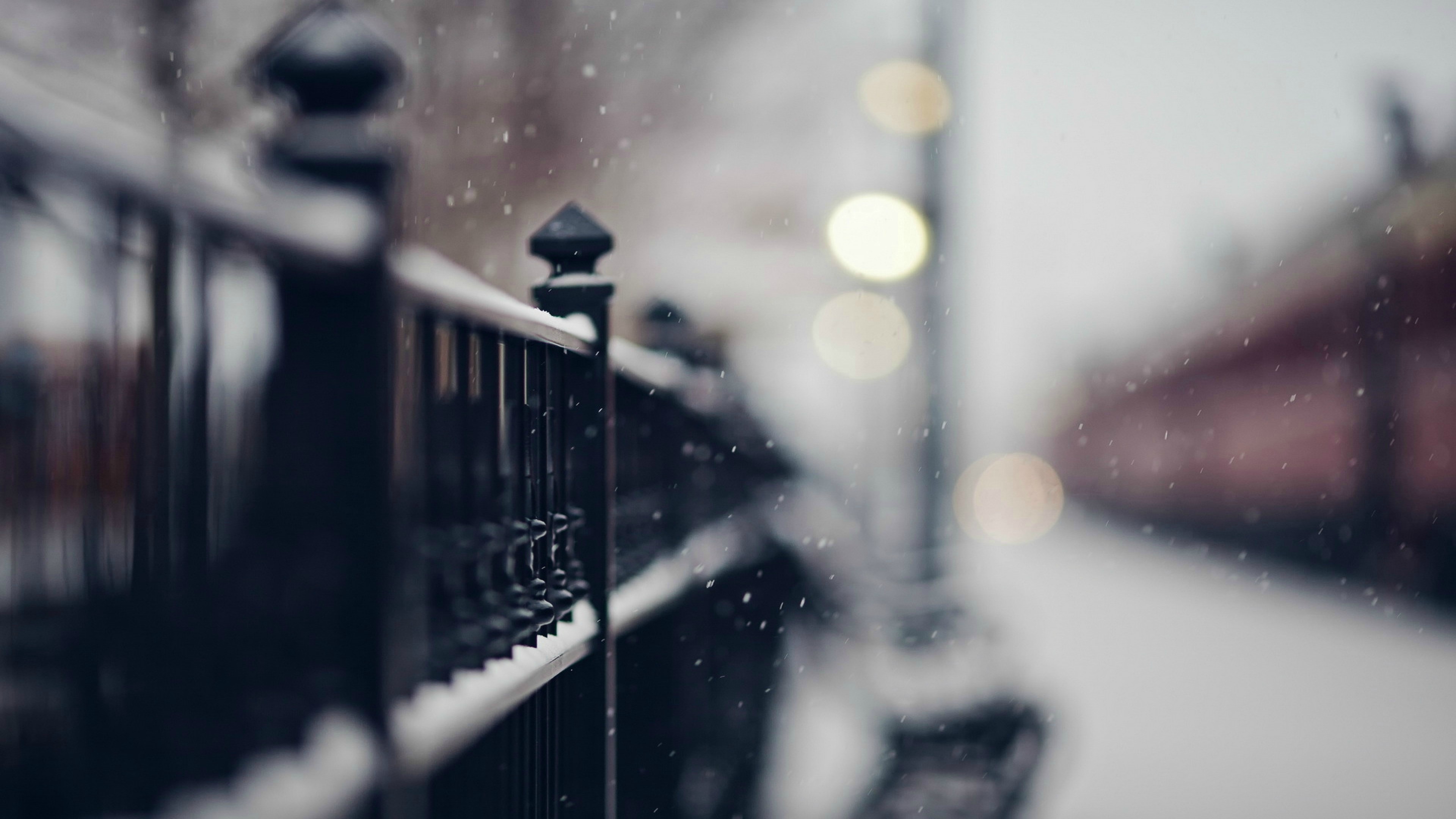 栅栏 景深 雪花 城市 冬季 4K高清壁纸 3840×2160