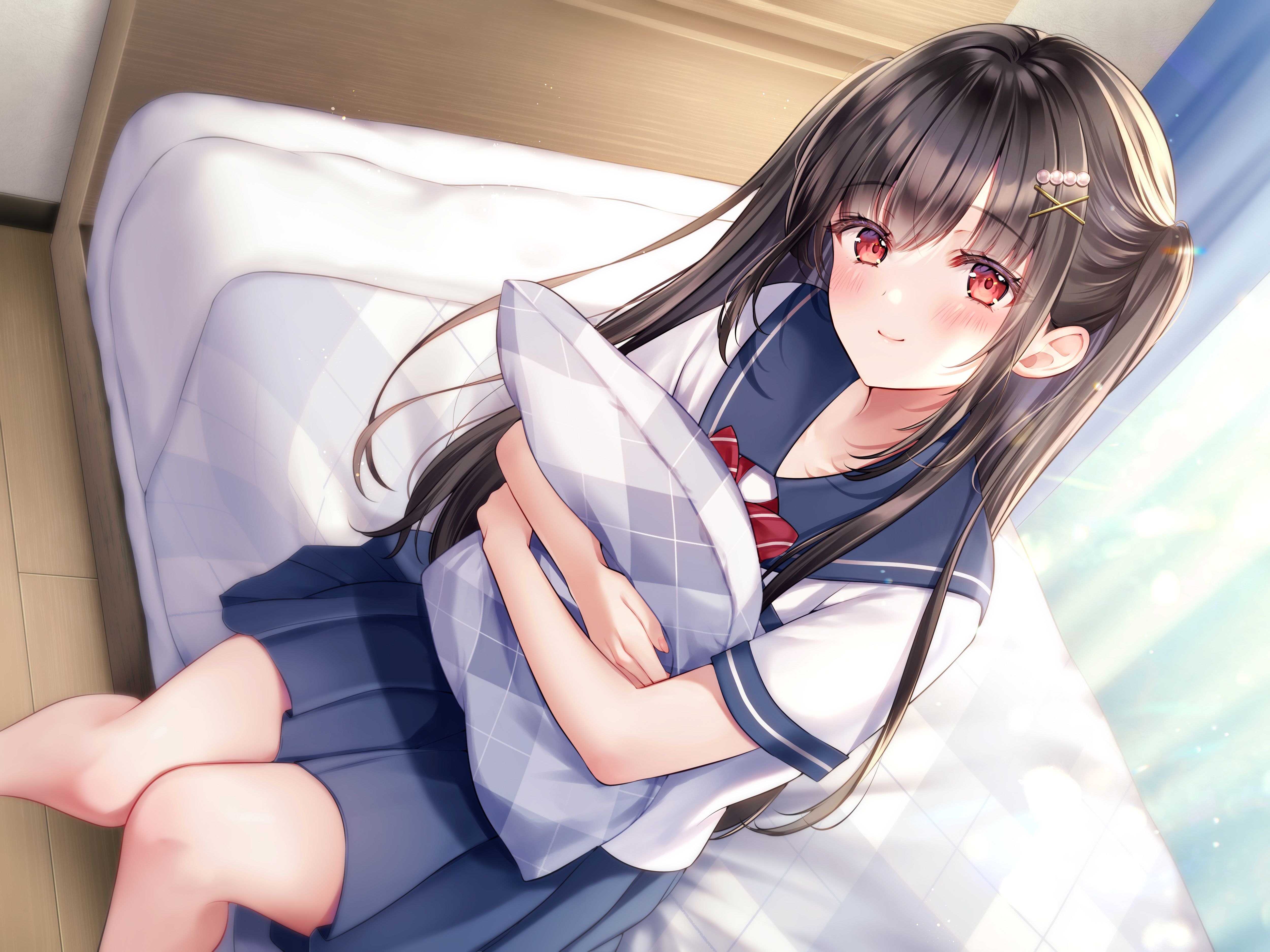 女学生 长发 微笑 坐着 动漫 动漫女孩 卧室 校服 枕头 床 抱枕 无水印壁纸 5000×3750