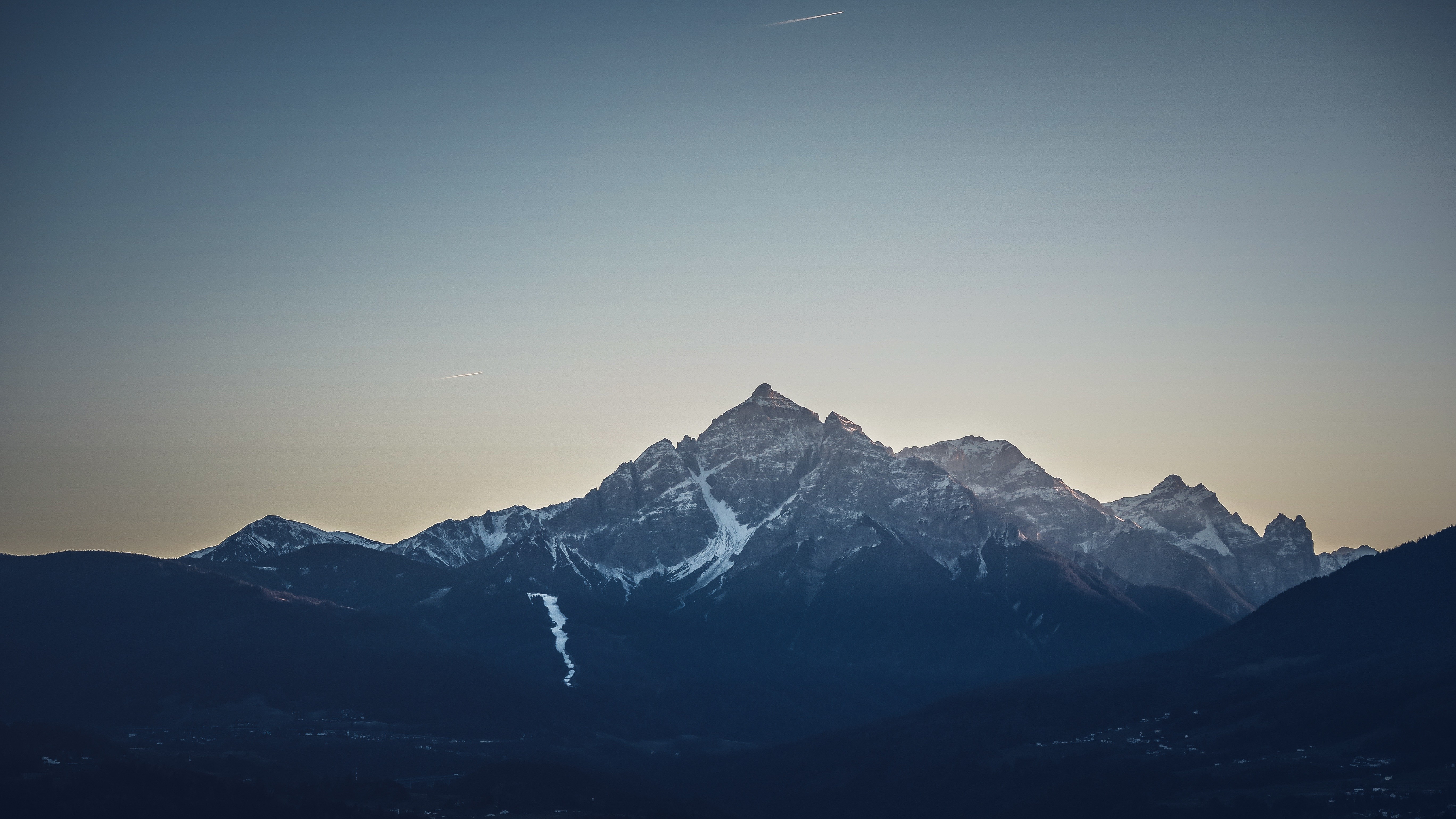 自然 雪 树 山 天空 风景 4K高清壁纸 5472×3078