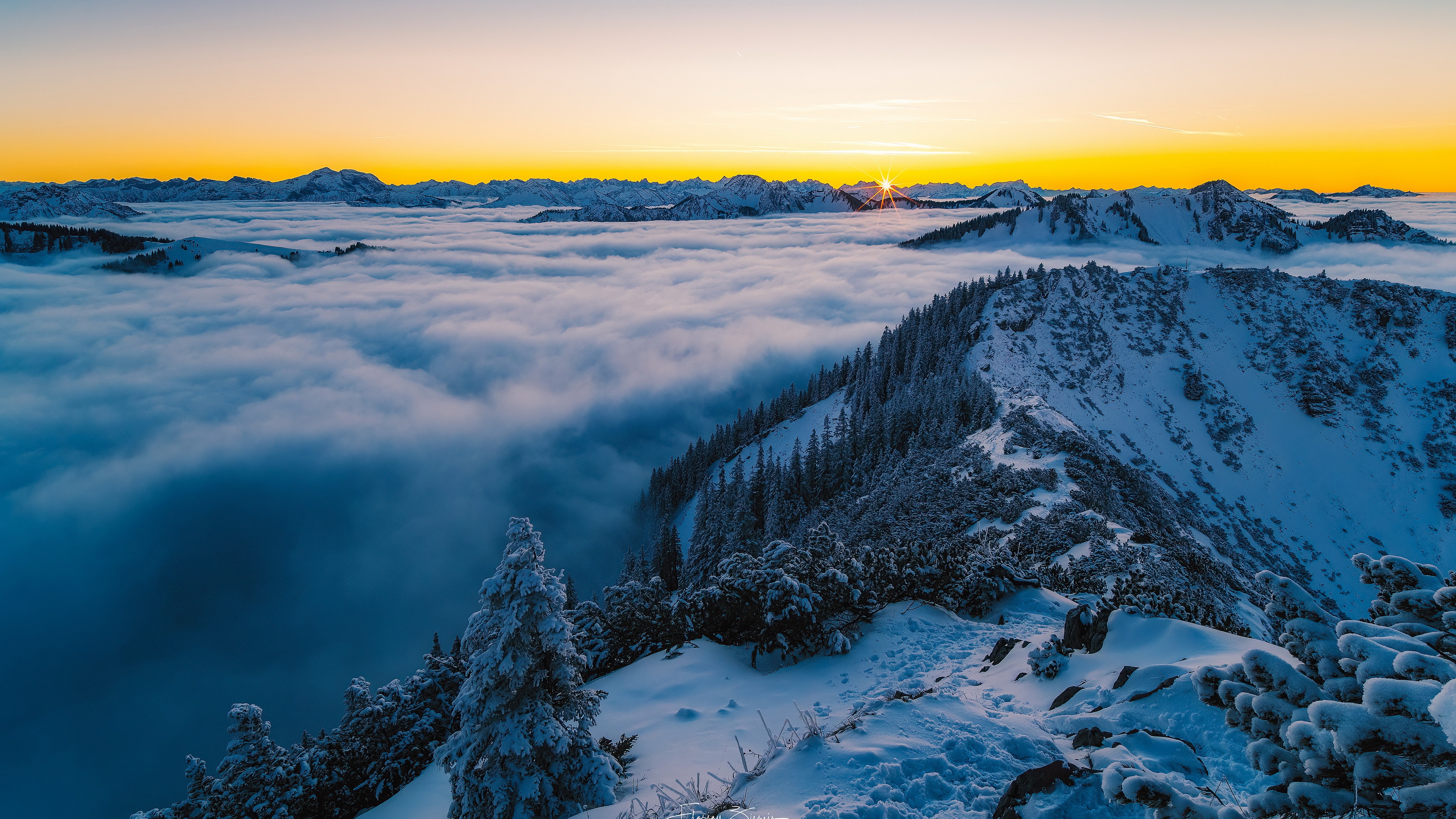 超清自然 户外 冬季 山脉 风景 太阳 雪峰 雪山 无水印壁纸 3840×2160