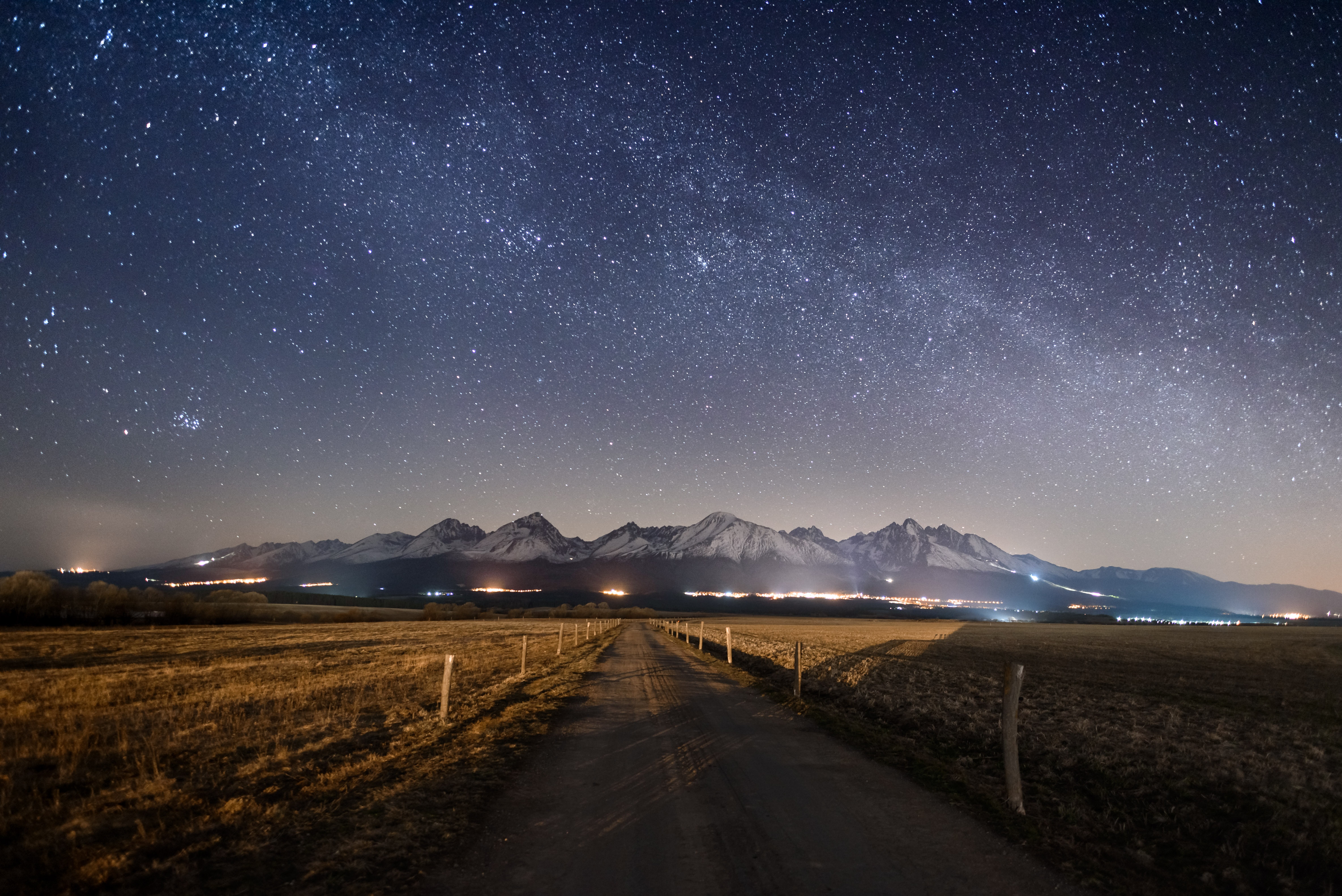 星星 繁星 夜 风景 山脉 夜空 天空 道路 4K高清壁纸 4740×3164