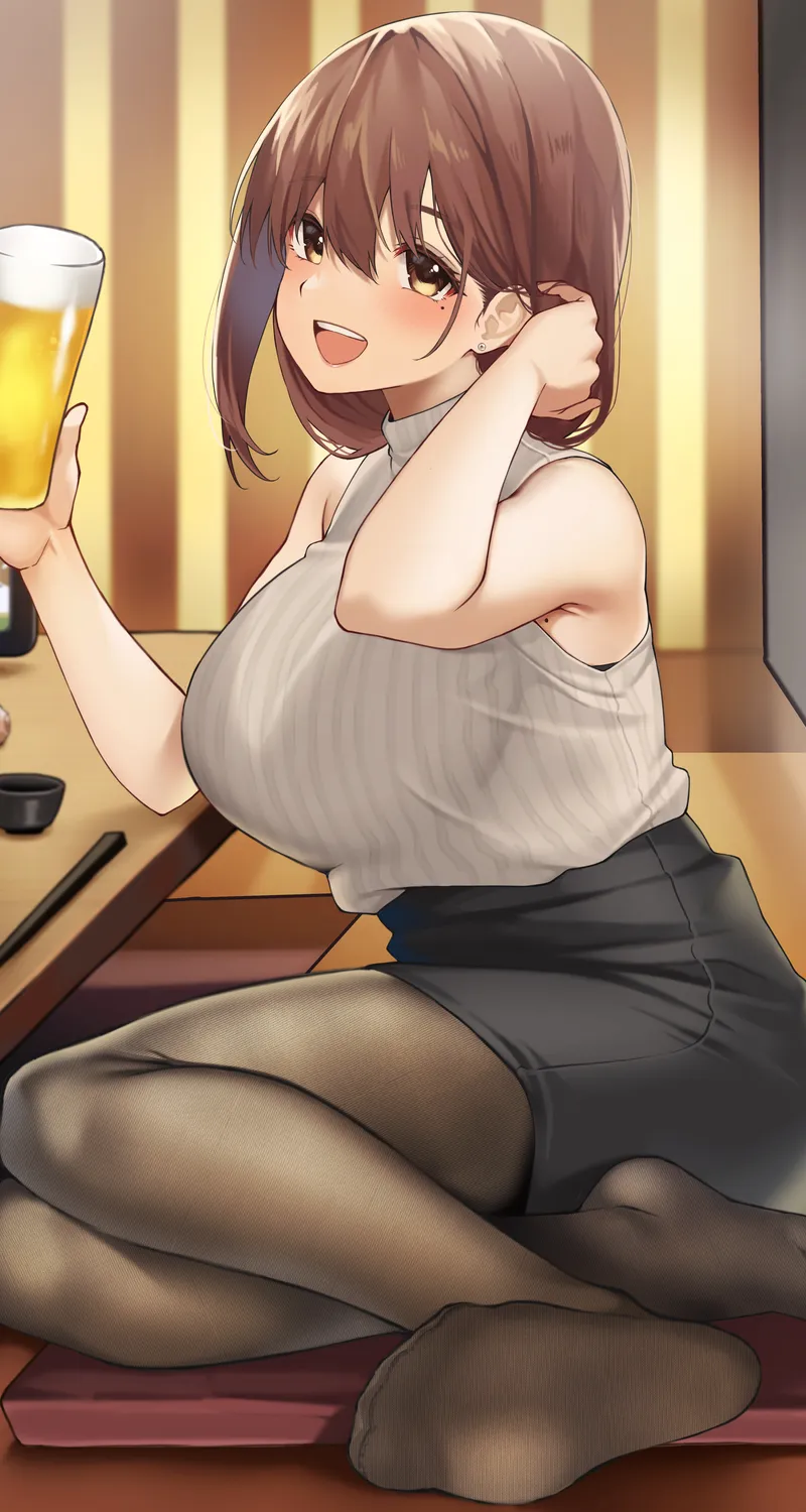 经典原创 人物 独身 深色头发 微笑 动漫 女孩 AI艺术 啤酒 白色衬衫 黑色裙子 连裤袜 手机 桌面壁纸 3929×5888