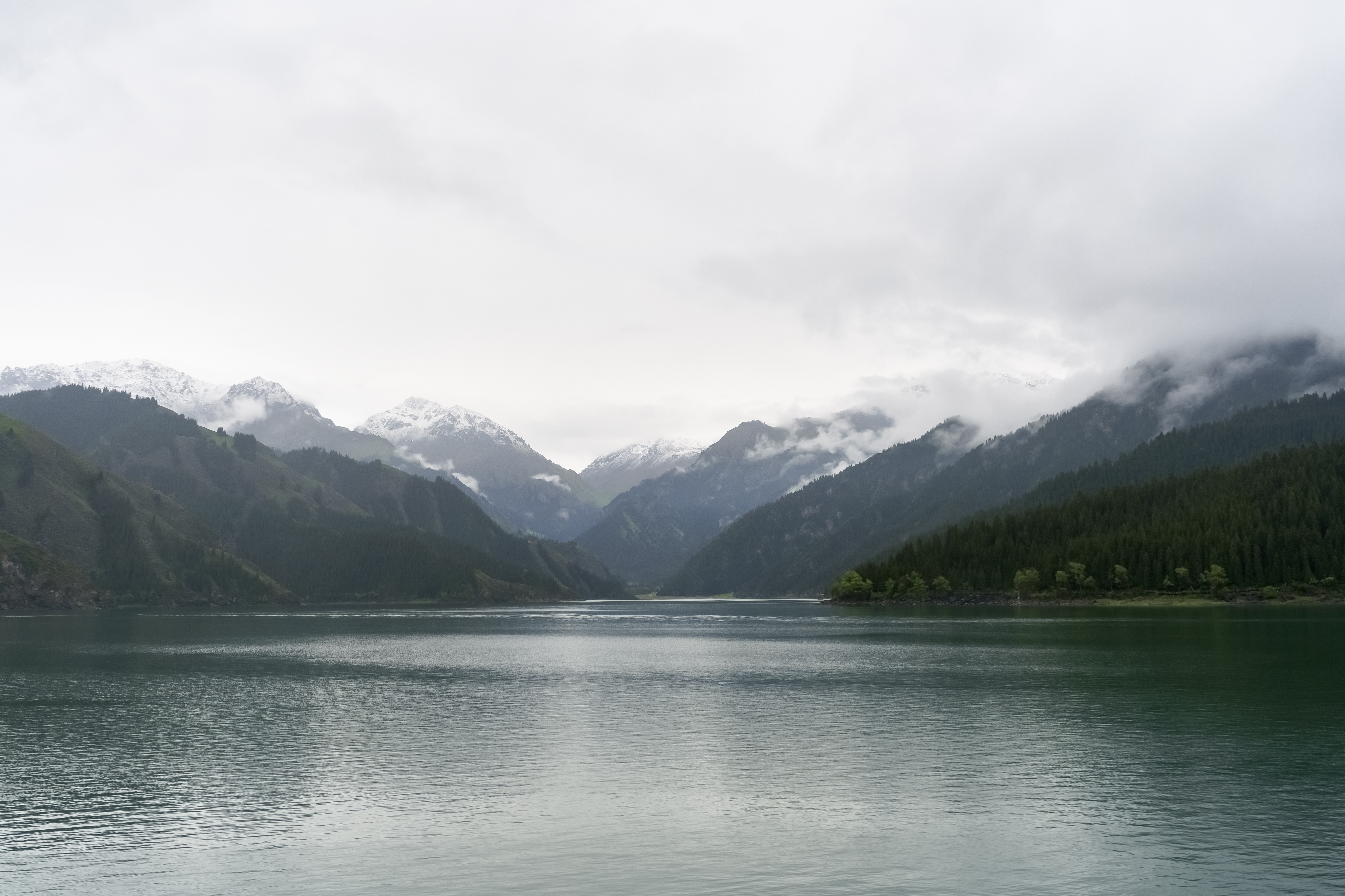 高清江水 天山 天池 山水 水 天空 云 自然 山脉 高清壁纸 6000×4000