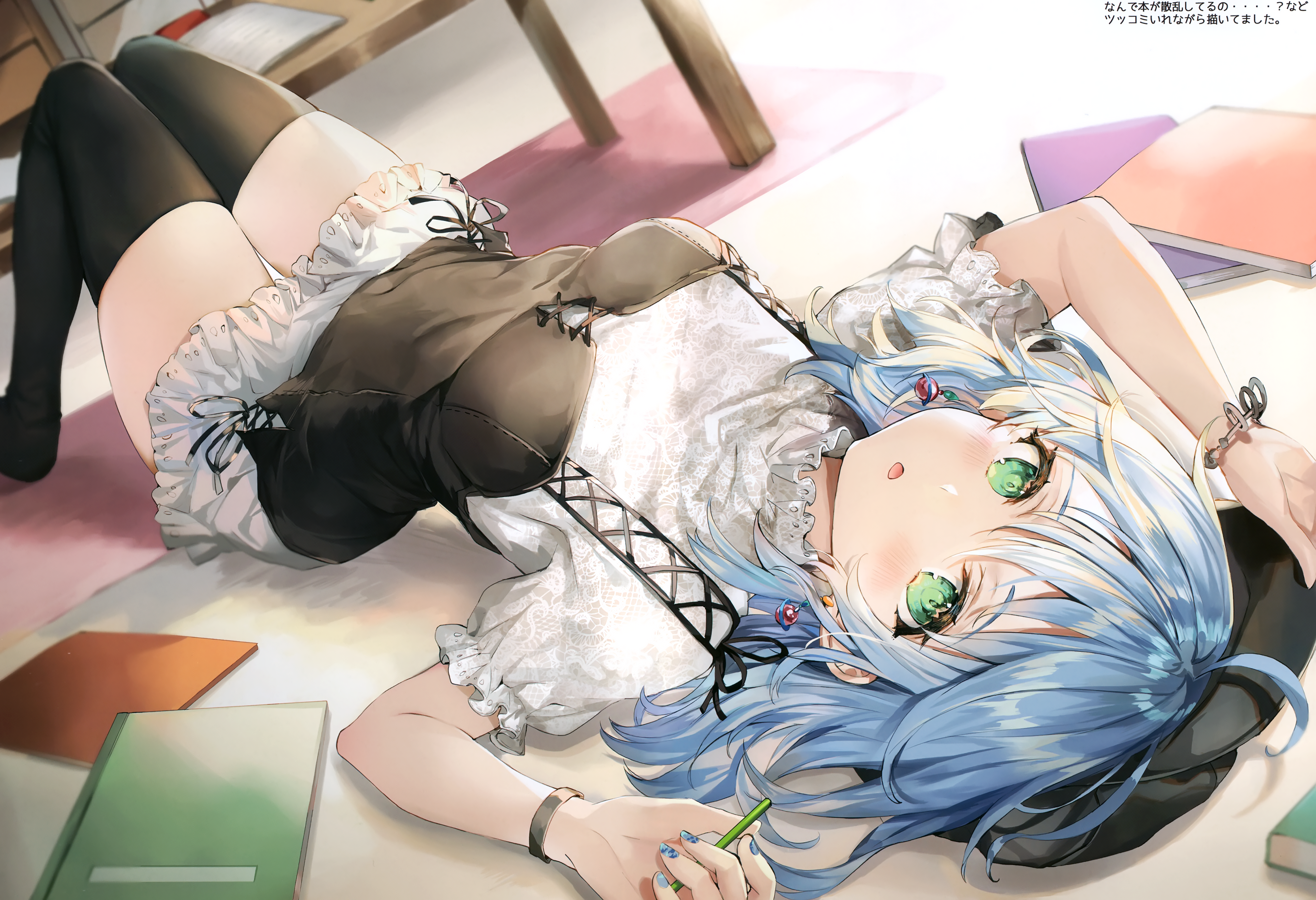 蓝头发 绿眼睛 仰卧 动漫 女孩 AI艺术 连衣裙 4K壁纸 4184×2862