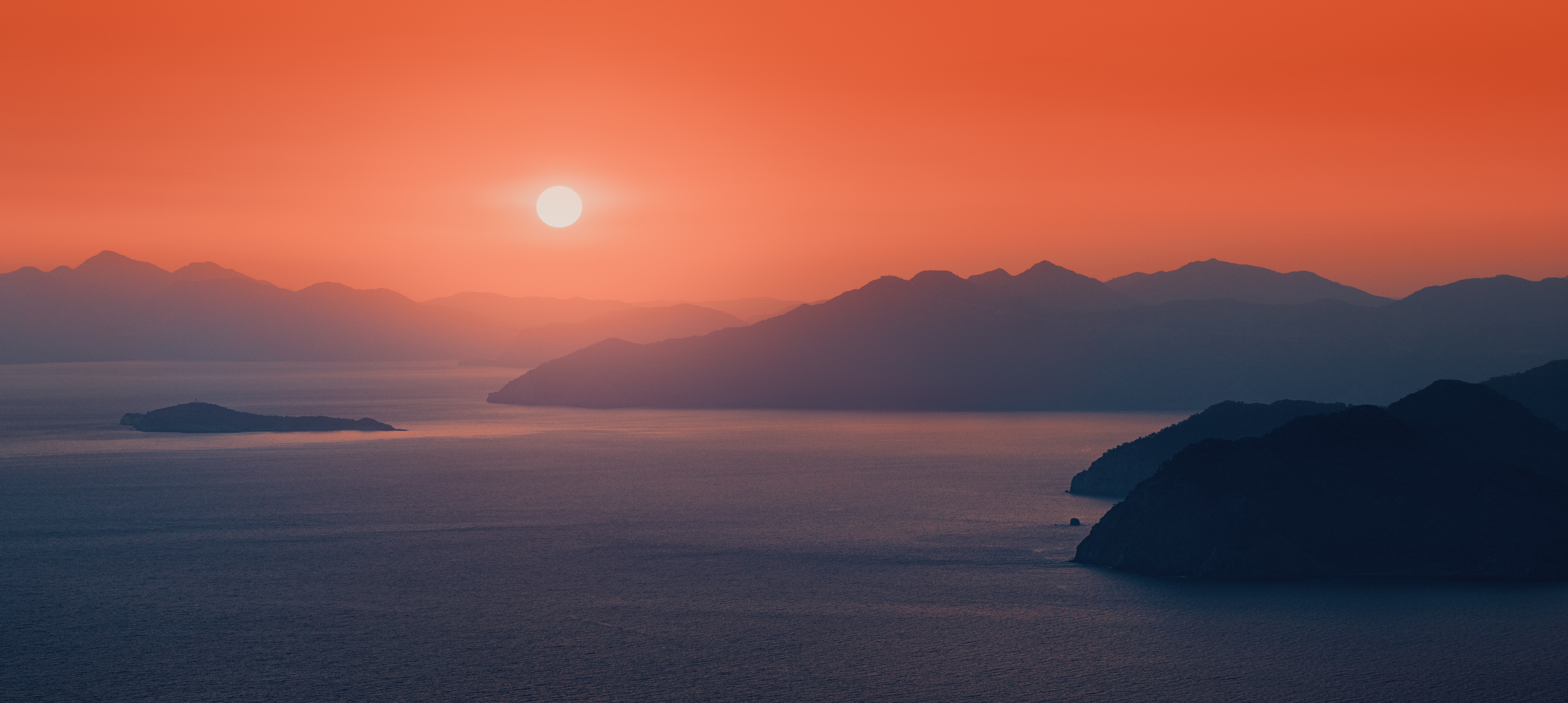 山脉 风景 日落 太阳 傍晚 水 海 灯光 自然 橙色 无水印壁纸 6182×2774