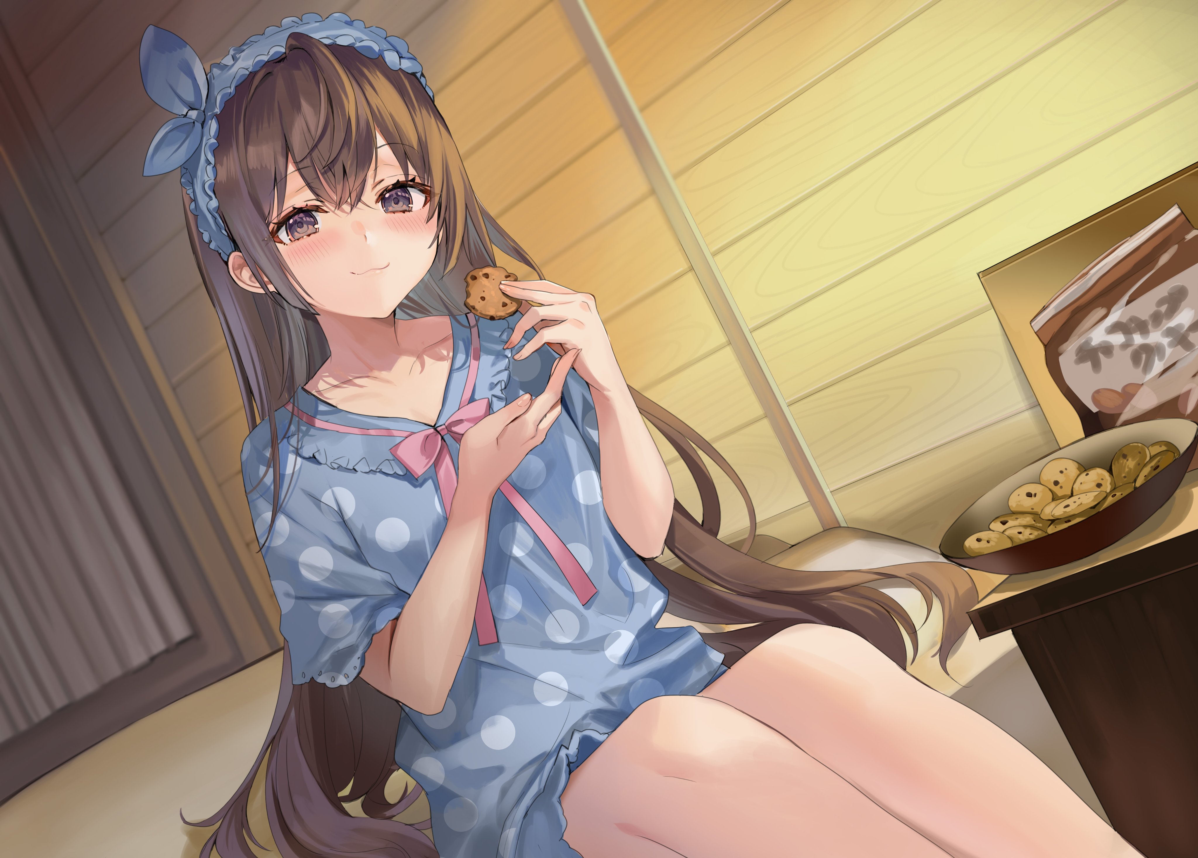 超清长发 深色头发 动漫 女孩 饼干 糖果 吃 紫色眼睛 壁纸 4096×2936