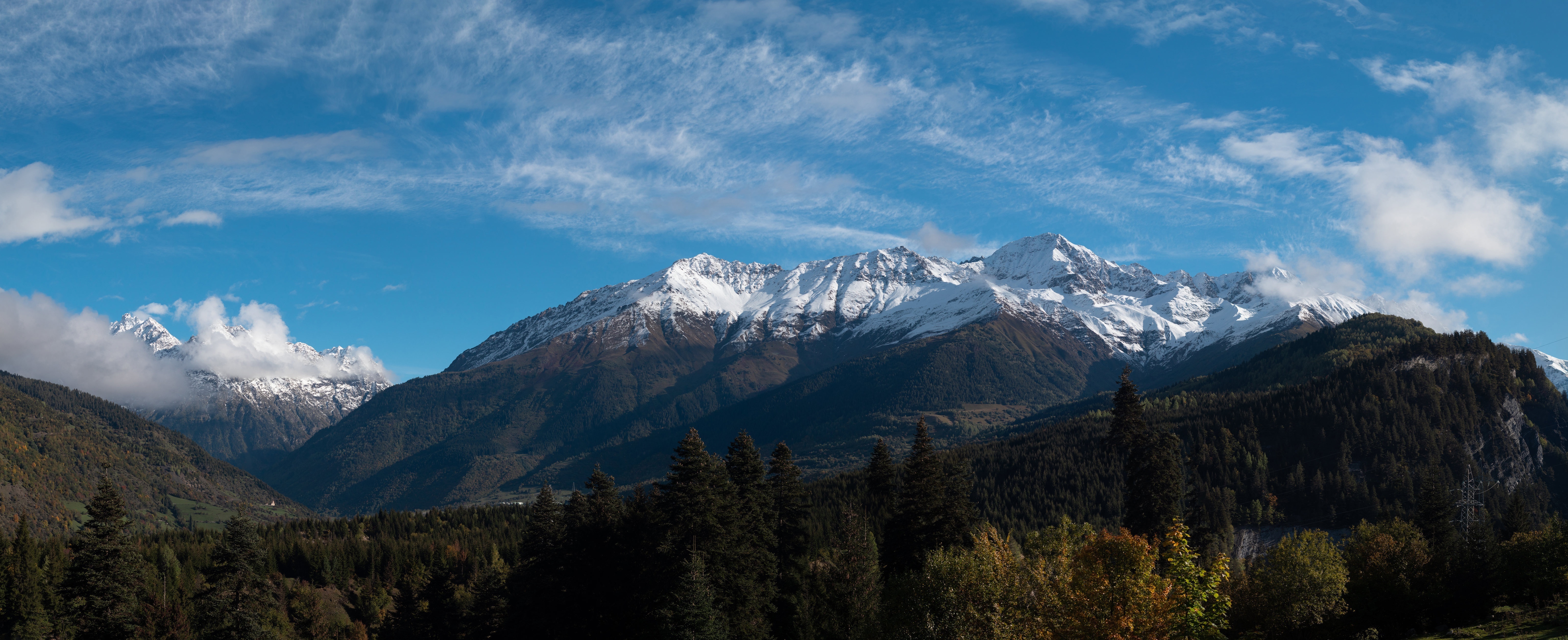 热门自然 风景 山脉 雪峰 云 天空 雪 树 壁纸 6143×2506