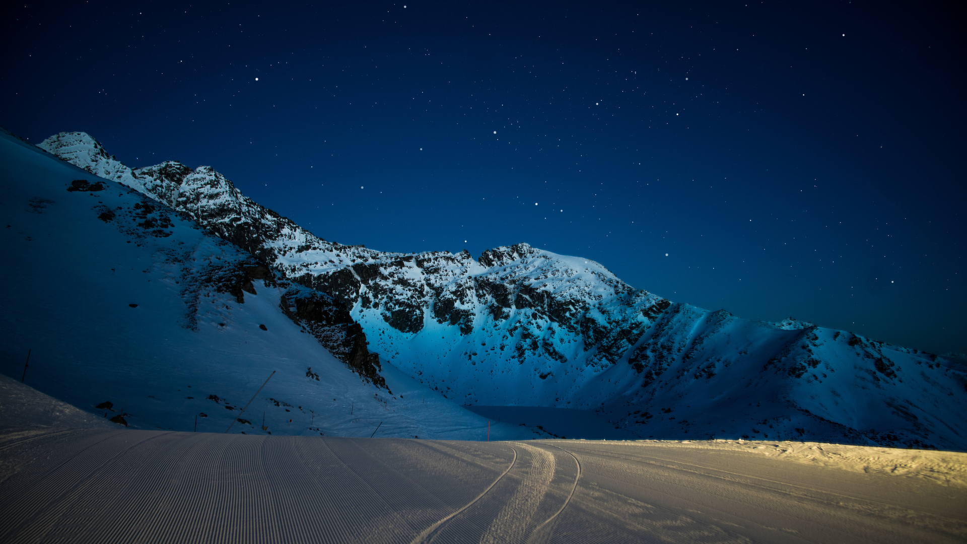 绝美特雷·拉特克利夫 摄影 风景 冬天 夜晚 星星 灯光 新西兰 雪 壁纸 7680×4320