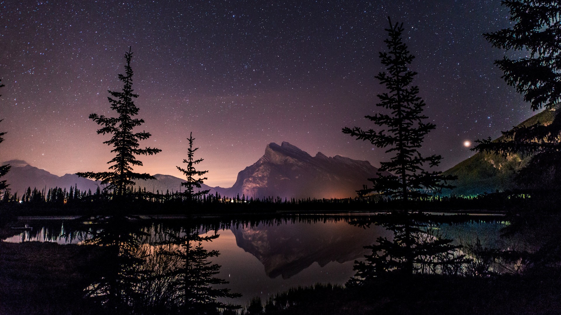 热门景观 湖 夜 植物 落基山脉 明星 自然光 反射 山 班夫国家公园 阿尔伯塔省 高清壁纸 3840×2160