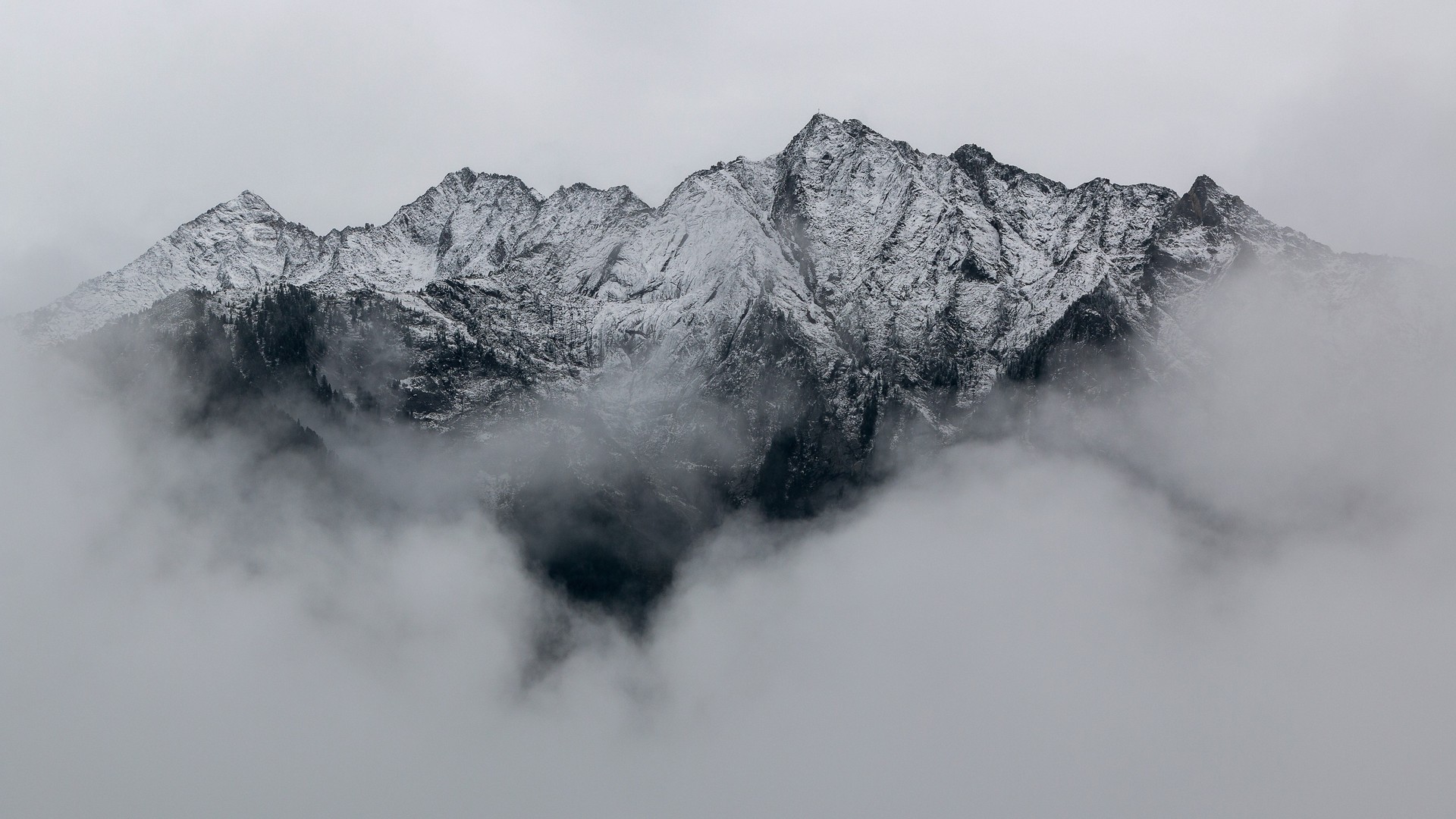 山 雪 云 单色 风景 自然 雪峰 4K高清壁纸 5120×2880