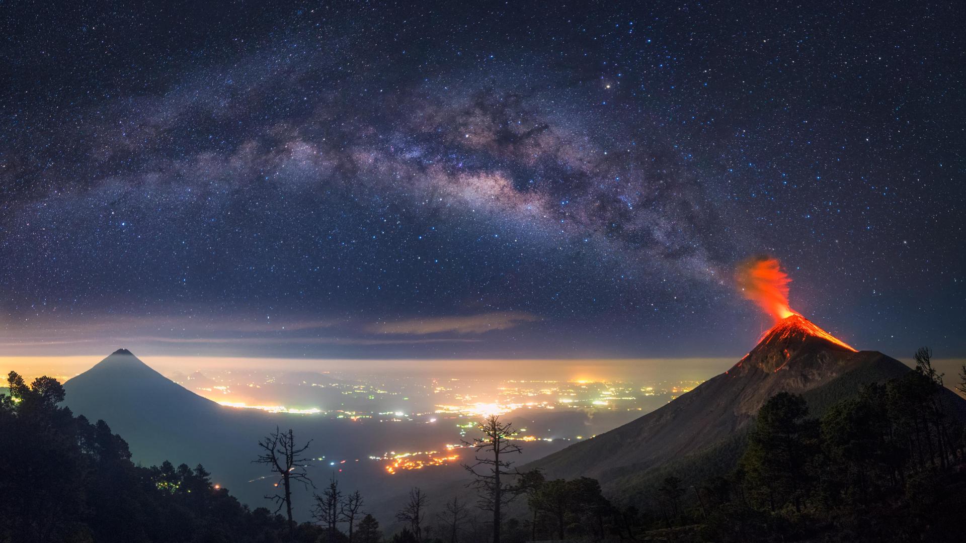 火山喷发 危地马拉 银河系 风景 桌面壁纸 3840×2160