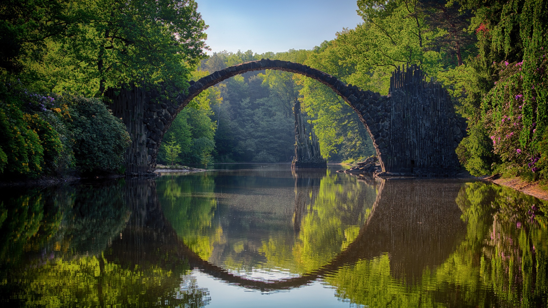 超清自然 风景 石桥 印在水里 电脑 4K壁纸 6010×4005