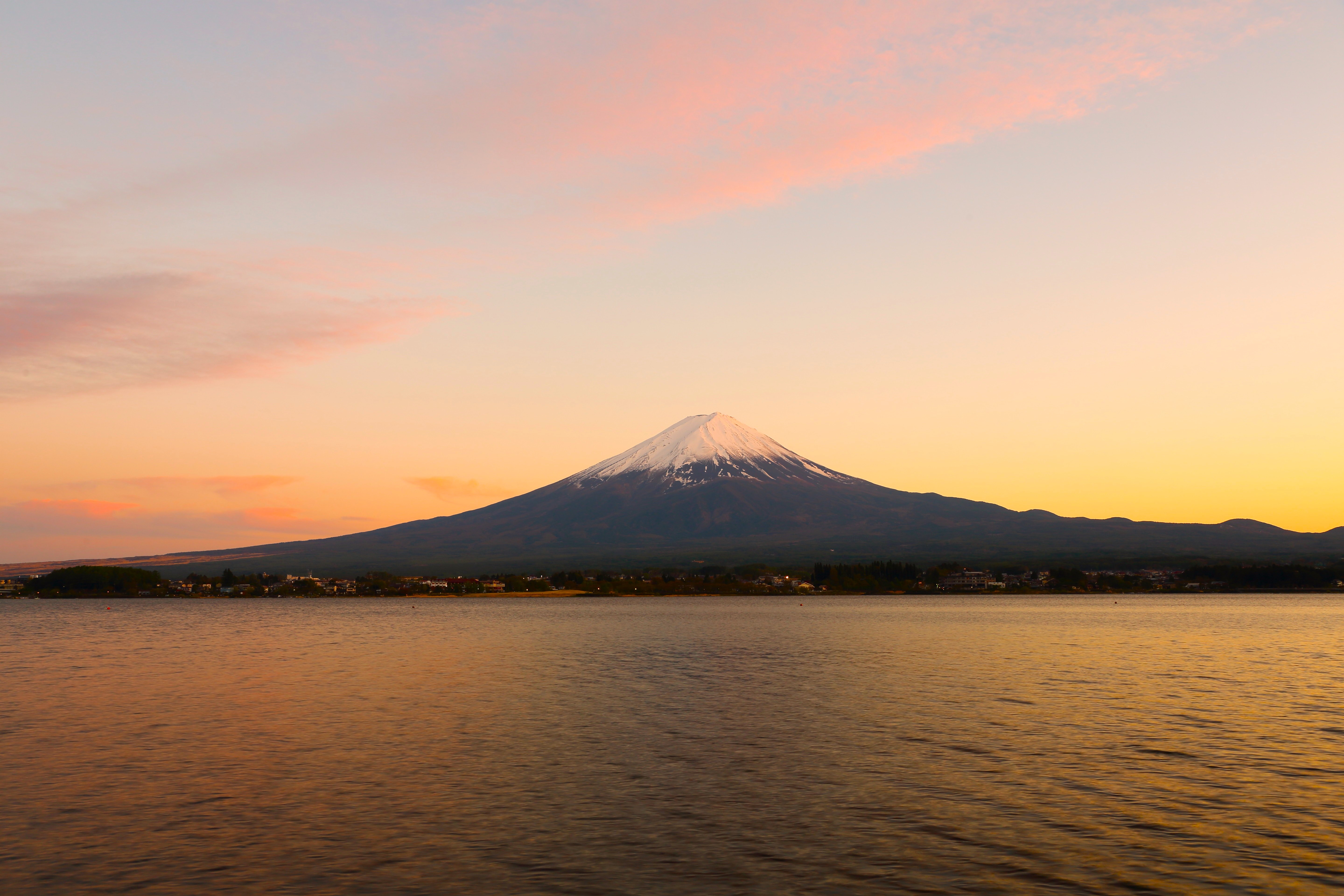 自然 风景 山脉 河流 云 天空 雪山 4K高清壁纸 5760×3840