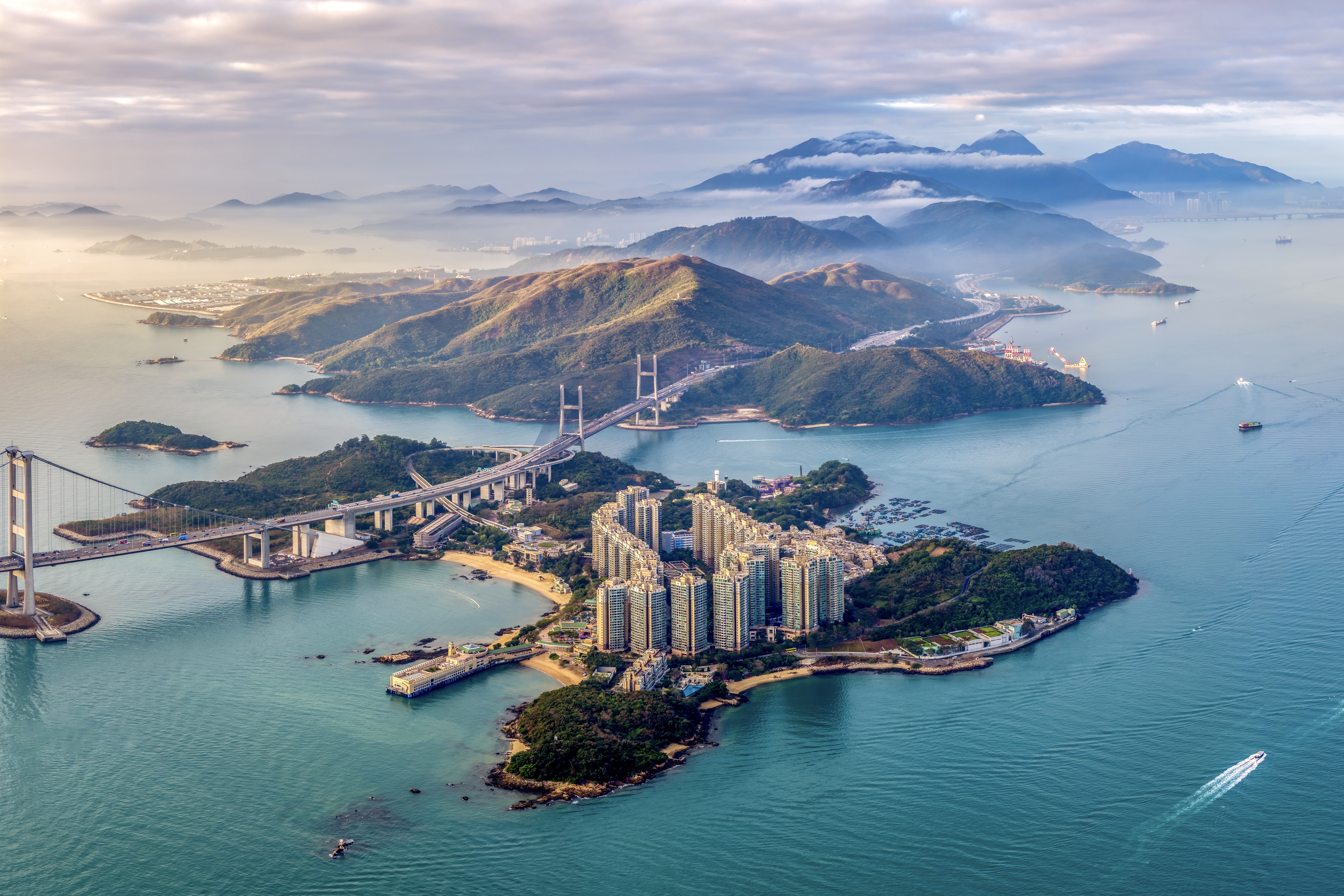 唯美自然 风景 云 天空 山脉 桥梁 船 水 海 城镇 建筑 摩天大楼 无人机 照片 远景 诺亚方舟 手机壁纸 7216×4810