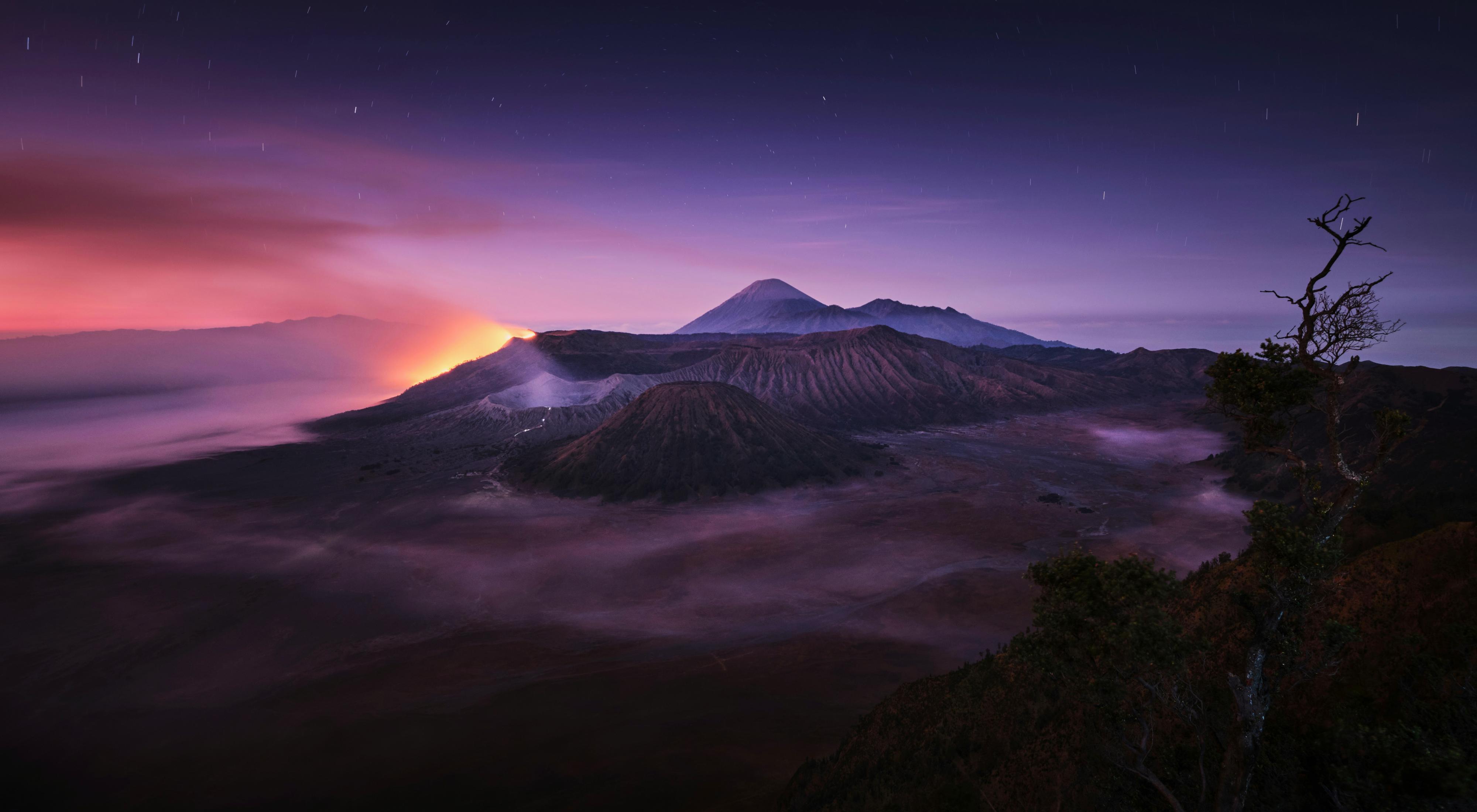 自然 景观 山脉 树木 火山 云 星星 夜雾 4K壁纸 4000×2200