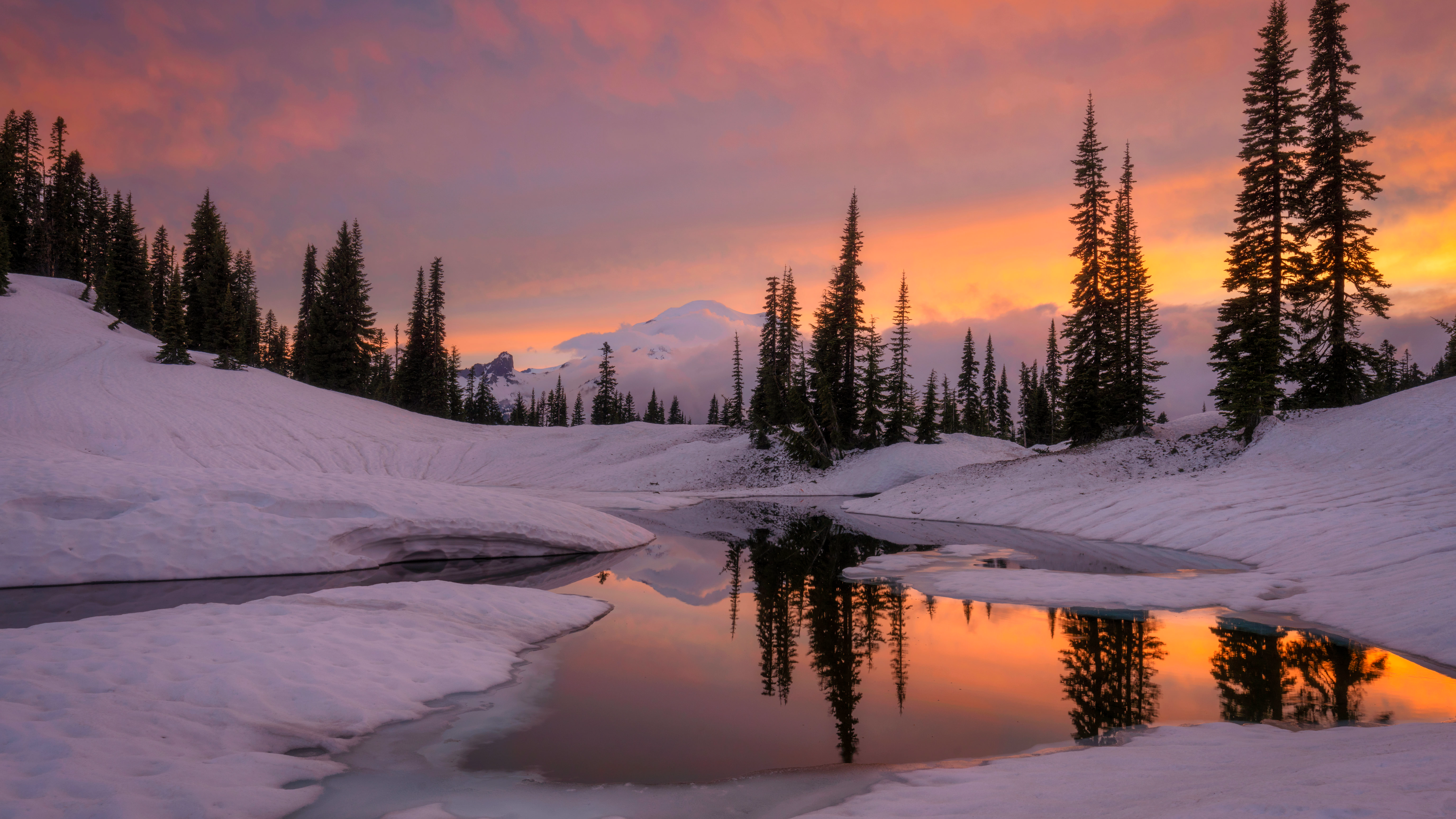 超清自然 景观 树木 天空 云 山脉 雪 水 日出 湖 冬季 桌面壁纸 3840×2160