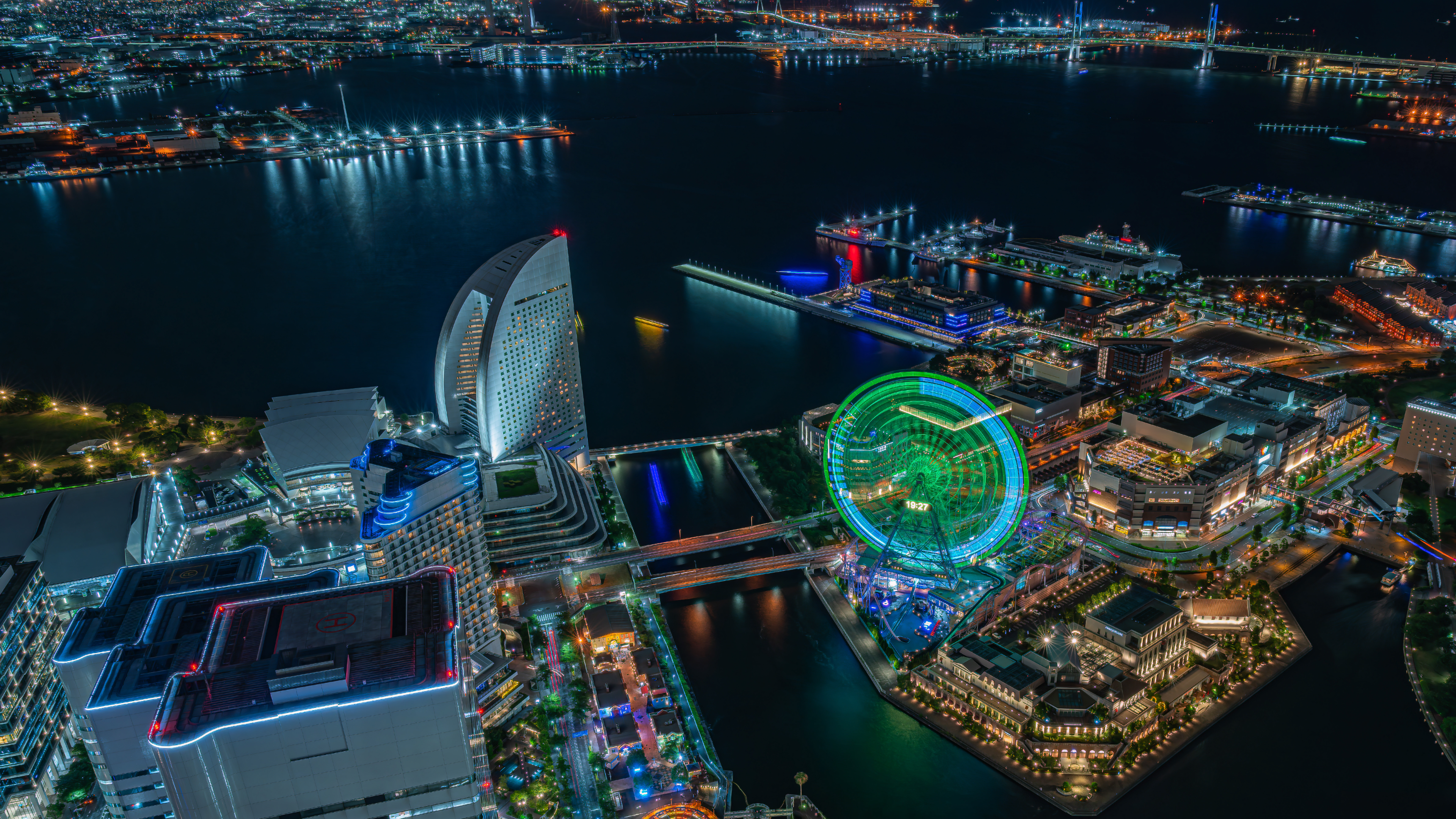 绝美景观 城市 天际线 夜晚 灯光 水 树木 码头 远景 无人机 照片 摩天轮 夜景 壁纸 3840×2160