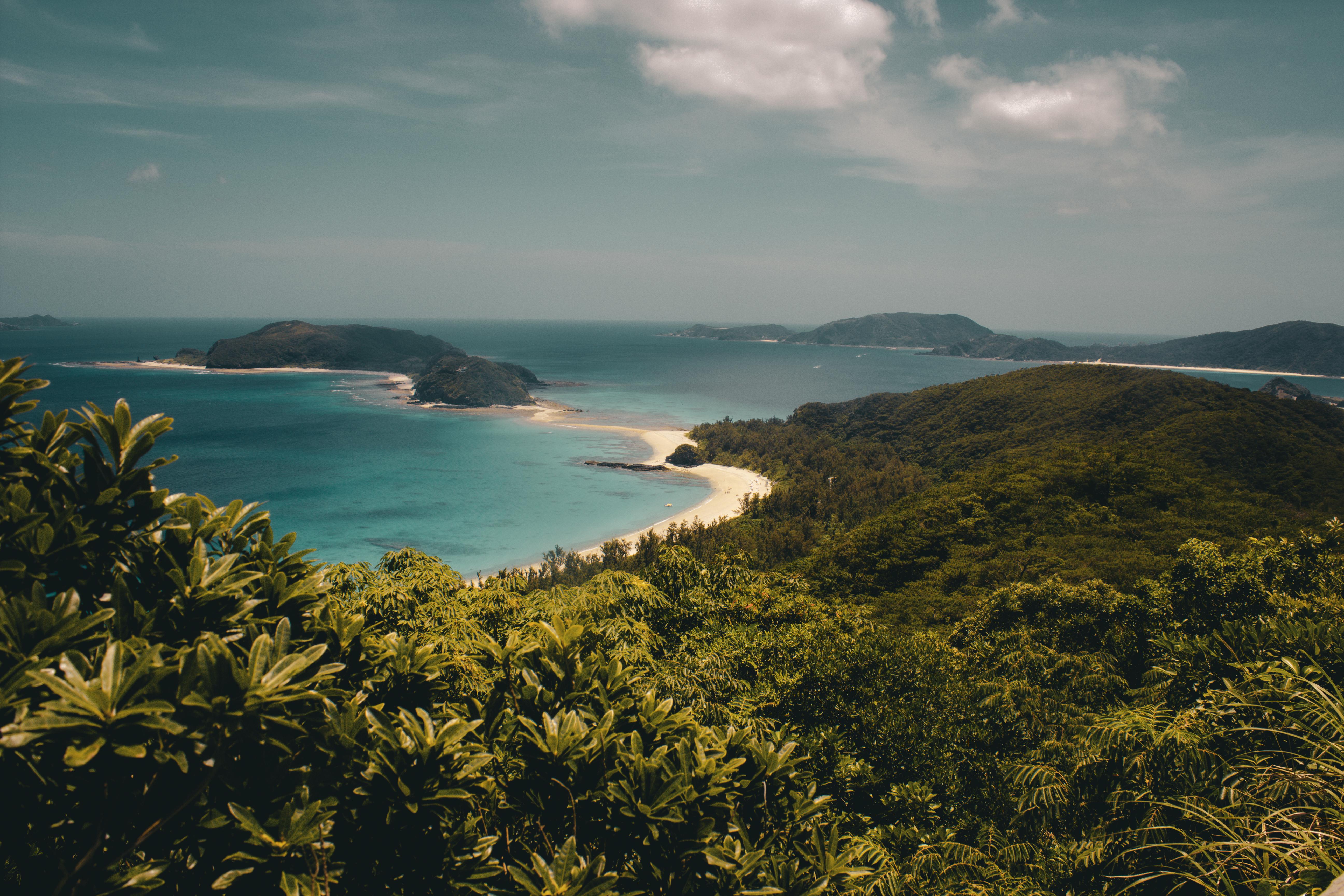 景观 岛屿 自然 森林 海滩 海洋 云 4K高清壁纸 5184×3456