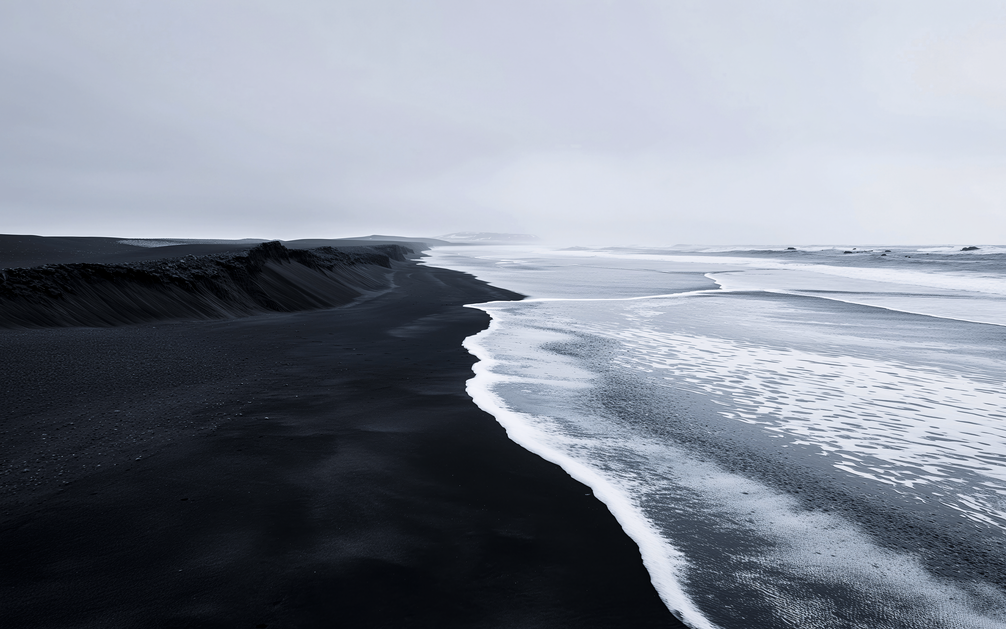 超清海岸 大海 波浪 黑暗 极简主义 自然 黑色 沙子 桌面壁纸 3840×2400