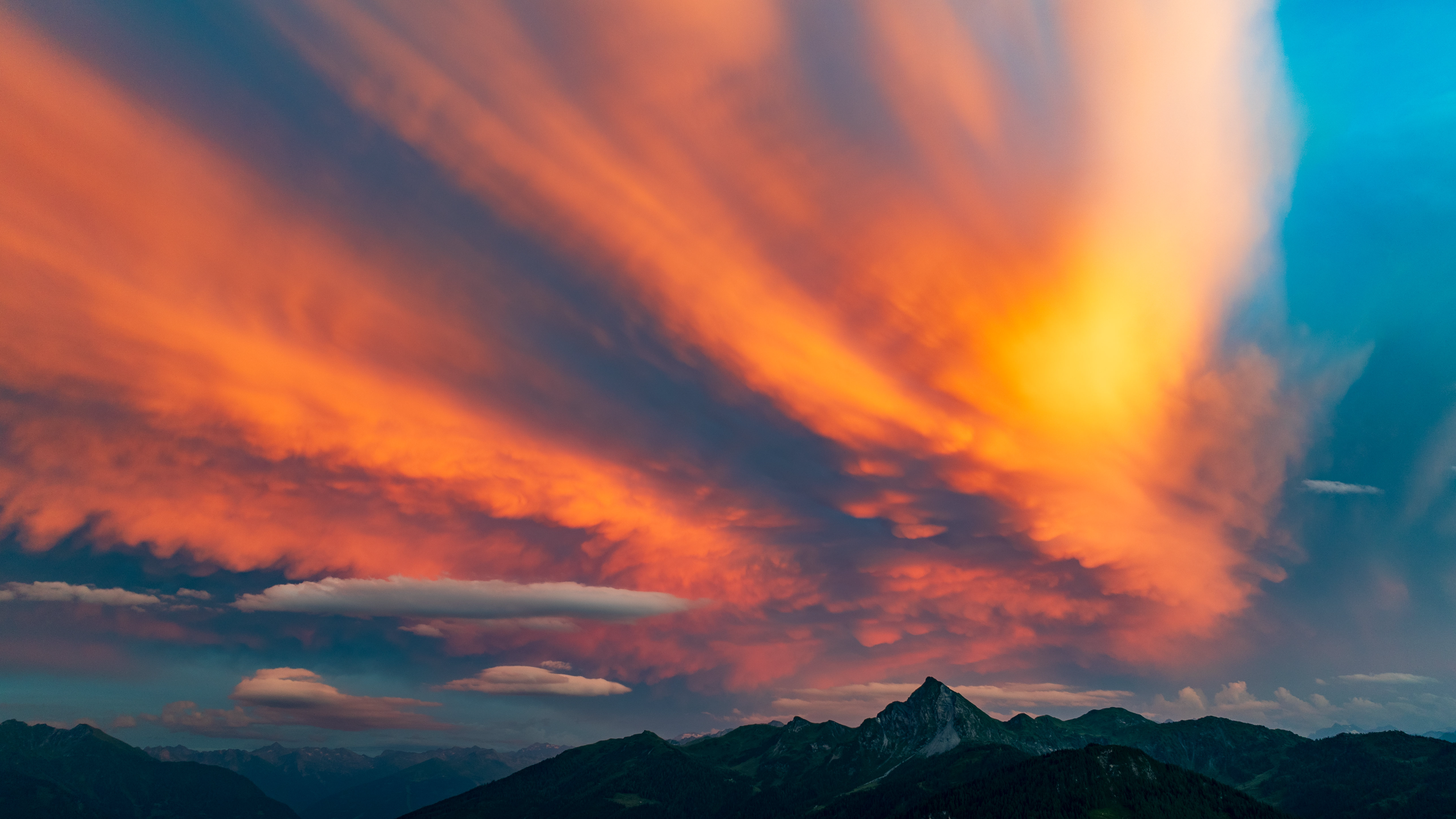 自然 景观 山脉 天空 云 橙色 远景 无人机 照片 弱光 壁纸 3840×2160