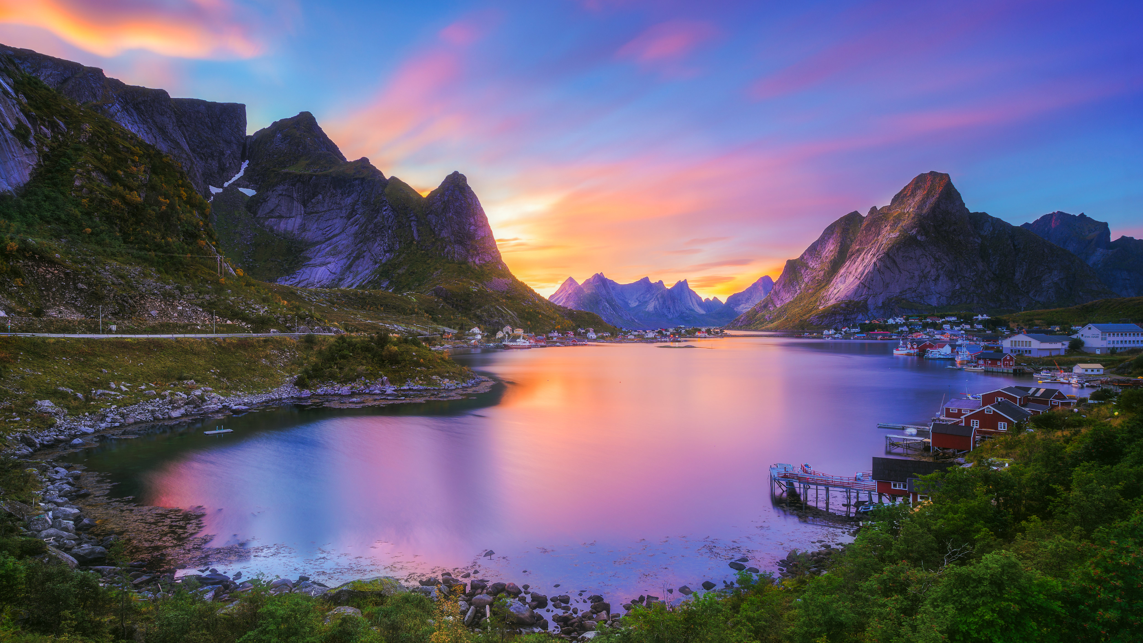 自然 景观 山脉 湖泊 云 天空 岩石 树木 房屋 城镇 壁纸 3840×2160