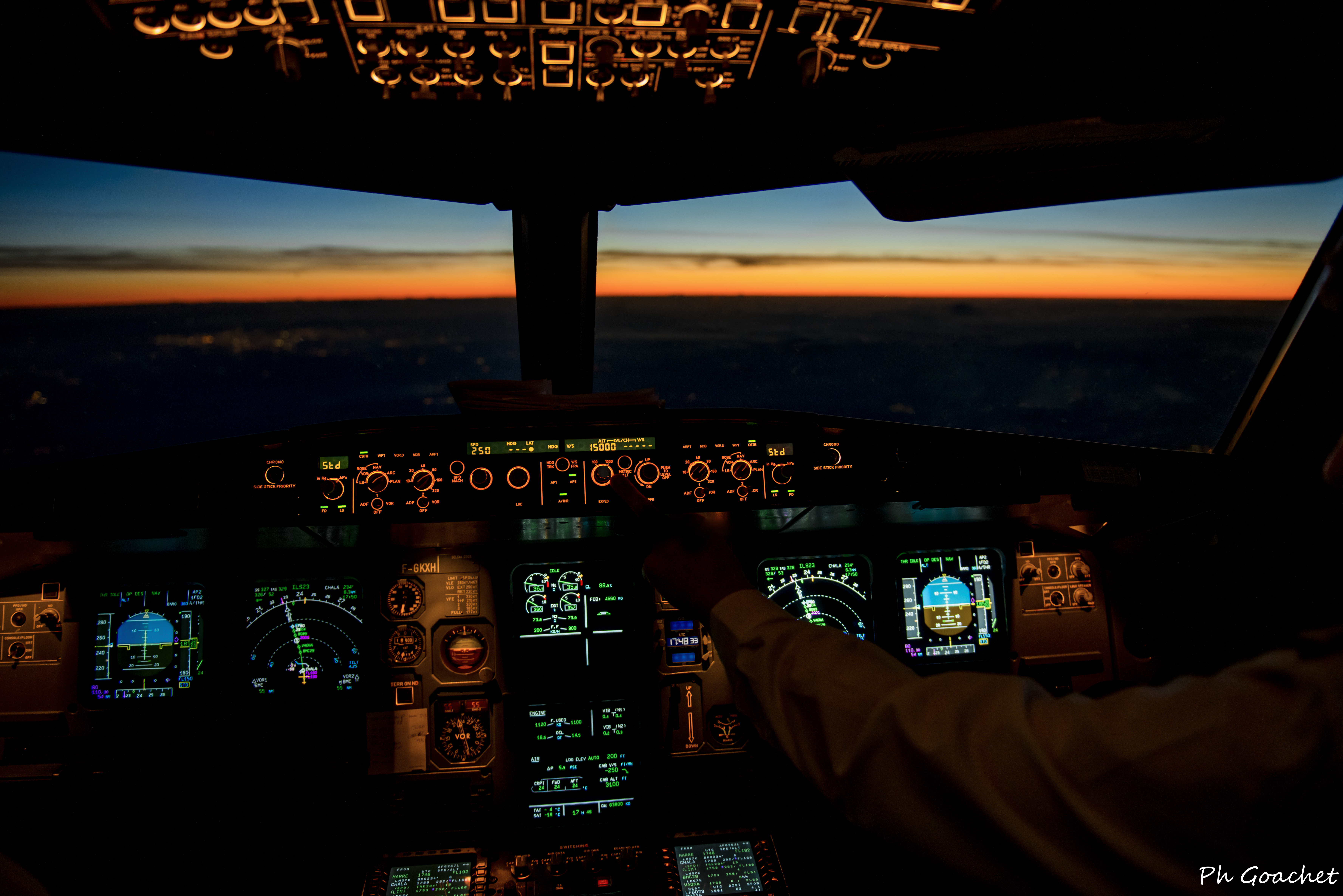 飞行员 飞机 空客 驾驶舱 日落 技术 弱光 手机壁纸 7108×4744