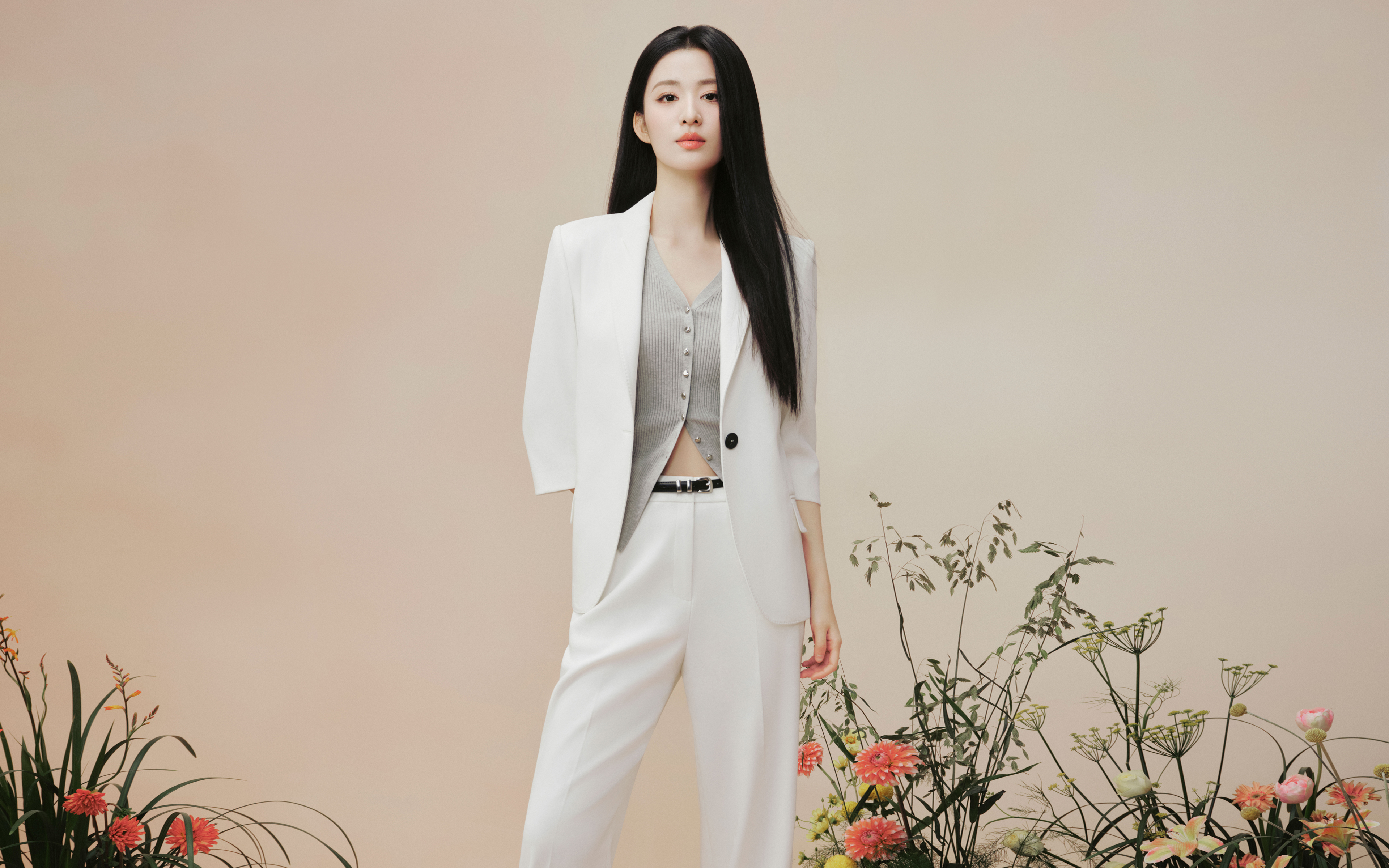 唯美王楚然 白色西装 帅气 美女 无水印壁纸 3840×2400