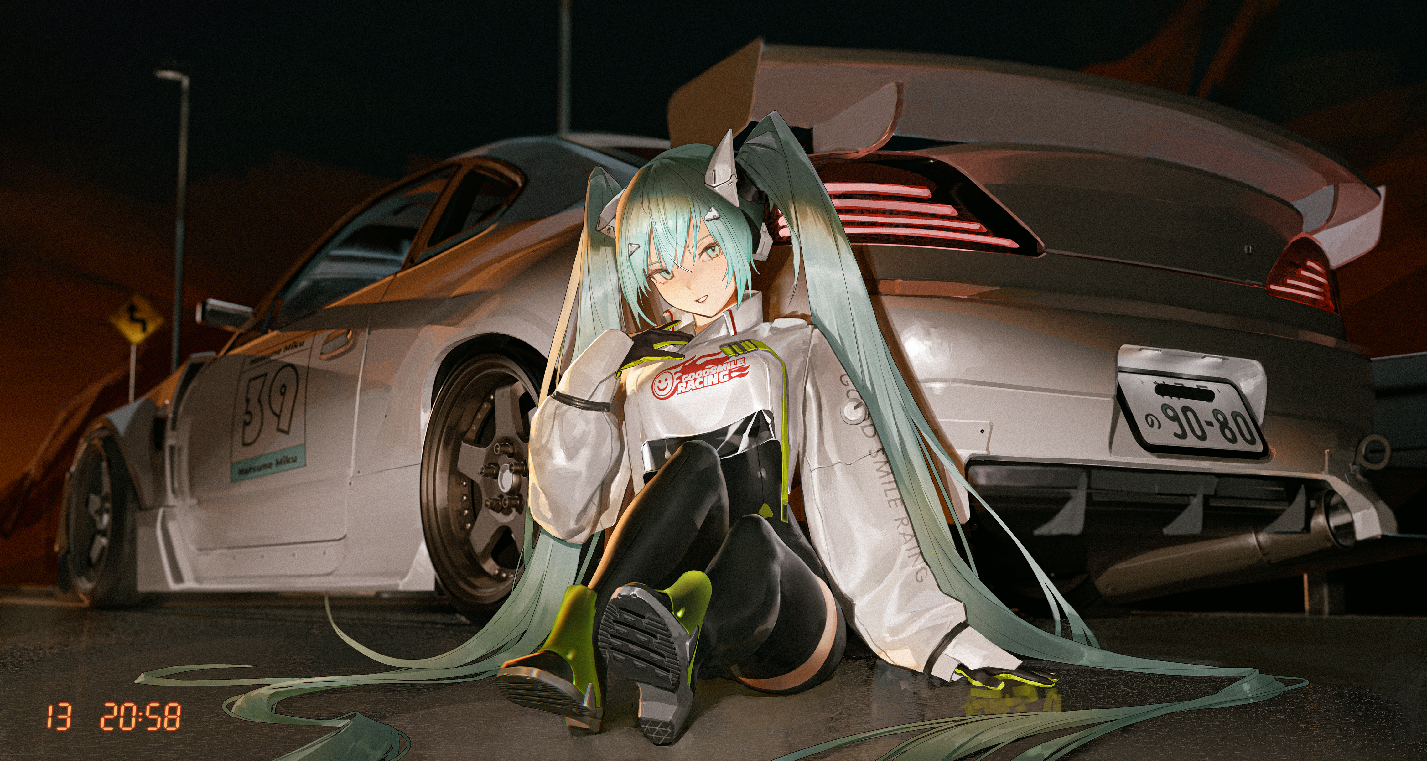 精选长发 微笑 全身 蓝色头发 蓝色眼睛 坐着 动漫 女孩 初音未来 汽车 赛车 桌面壁纸 4556×2430