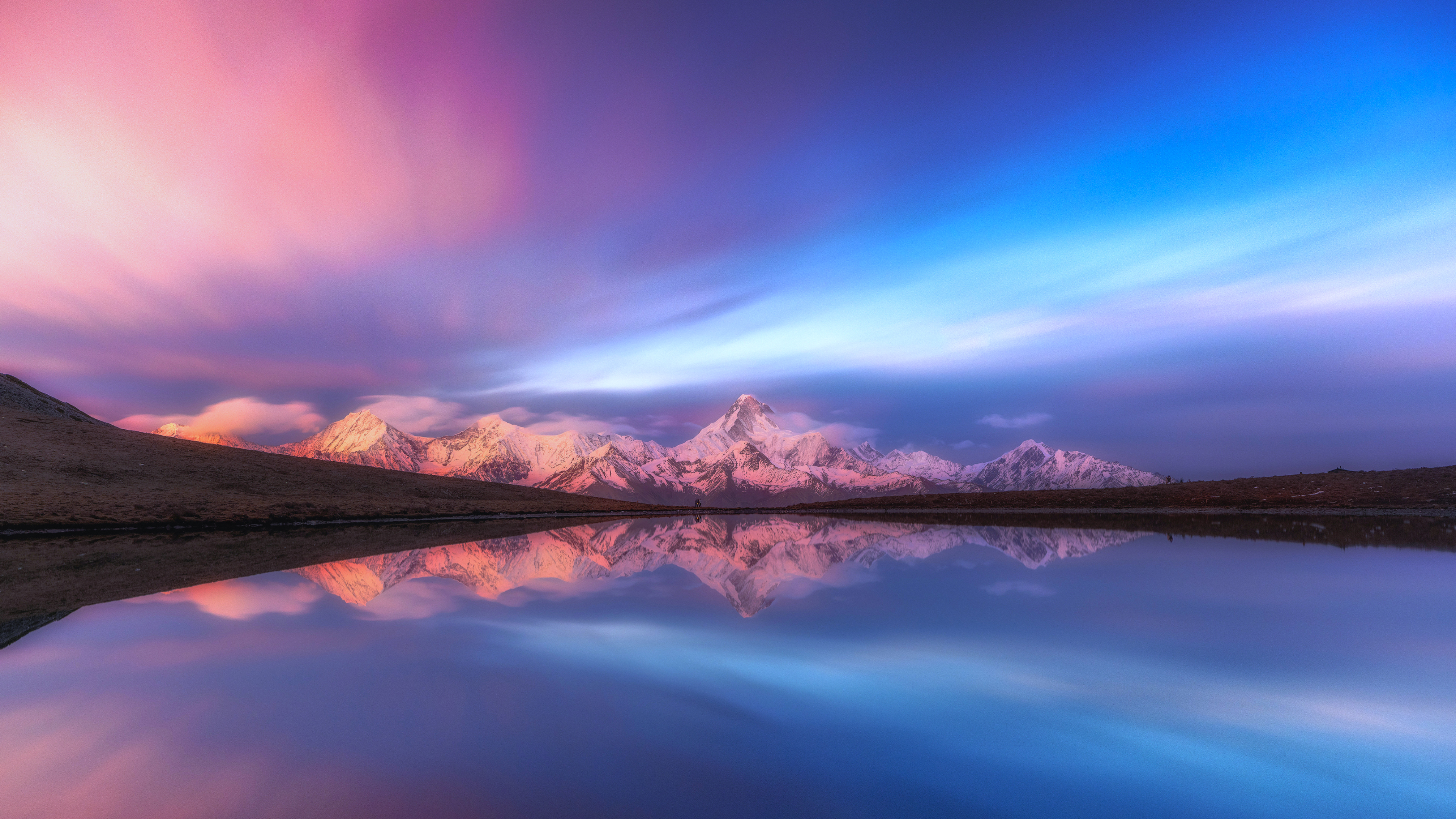 自然 景观 山 水 倒影 雪 云 天空 草 4K高清壁纸 3840×2160