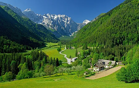 热门风景 村庄 丘陵 山脉 树木 阿尔卑斯山 自然 电脑 壁纸 3840×2160