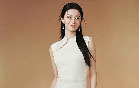 精选王楚然 长发 白色 长裙子 4K 美女 壁纸 3840×2400