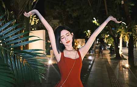 热门红色裙子 美女 孟子义 闭眼 唯美 高清壁纸 3840×2400