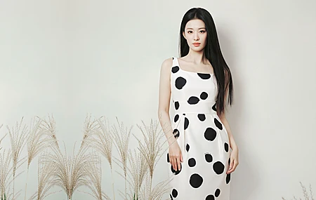 绚丽黑白 波点裙 美女 王楚然明星 真人 女人 壁纸 3840×2400