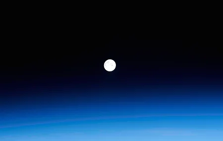 精选星球 电影 剧照 太空 月球 极简主义 简单背景 电脑 高清壁纸 3840×2160