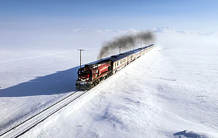 绚丽火车 机车 雪地 雪 机械 自然 风景 电脑 桌面壁纸 3840×2160