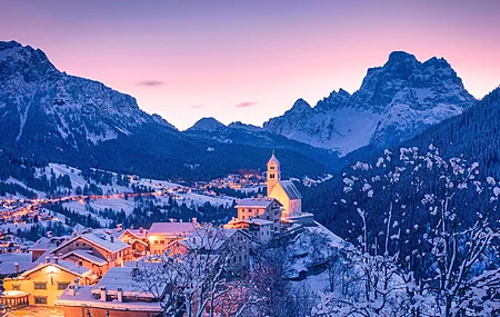 风景 冬季 雪地 自然 村庄 山脉 灯光 电脑 4K高清壁纸 6543×3680