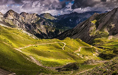 超清自然 风景 山脉 天空 云 道路 手机壁纸 3840×2160