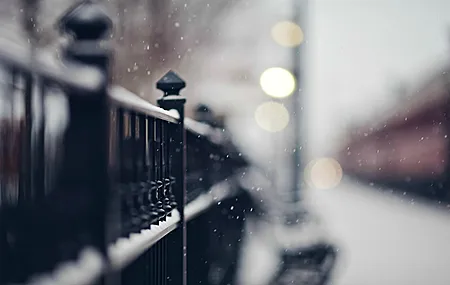 栅栏 景深 雪花 城市 冬季 4K高清壁纸 3840×2160