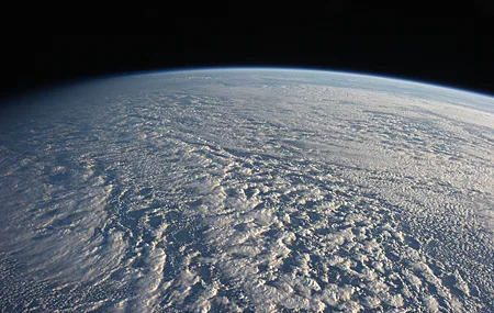 云 太空 海洋 轨道站 宇航局 空间站 手机壁纸 4256×2832