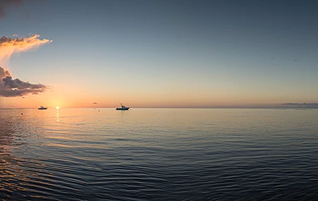 景观 海 地平线 日落 云 自然 船 全景 4K壁纸 7680×2160