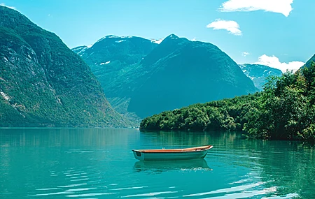 船 山 湖 水 地平线 和平 景观 户外 车辆 4K高清壁纸 3840×2400