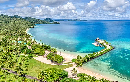 绝美摄影 风景 海湾 海滩 度假胜地 水 自然 森林 棕榈树 小山 码头 天空 云 平房 船 草 沙 岛 无水印壁纸 3840×2160