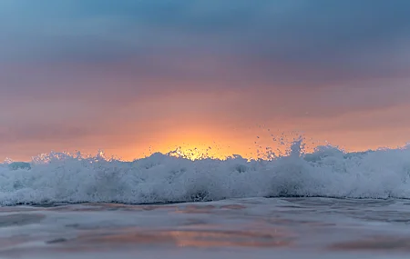 超清水 浪 海 自然 阳光 壁纸 5120×2880