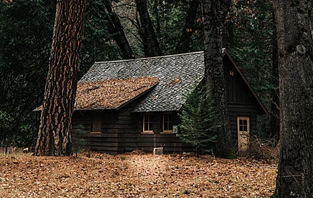 超清风景 自然 山脉 树木 森林 建筑 房屋 树叶 小屋 壁纸 3840×2400