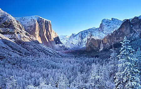绚丽自然 风景 山脉 天空 冬天 树木 森林 晴朗 雪山 雪 公园 山谷 4K壁纸 3840×2160